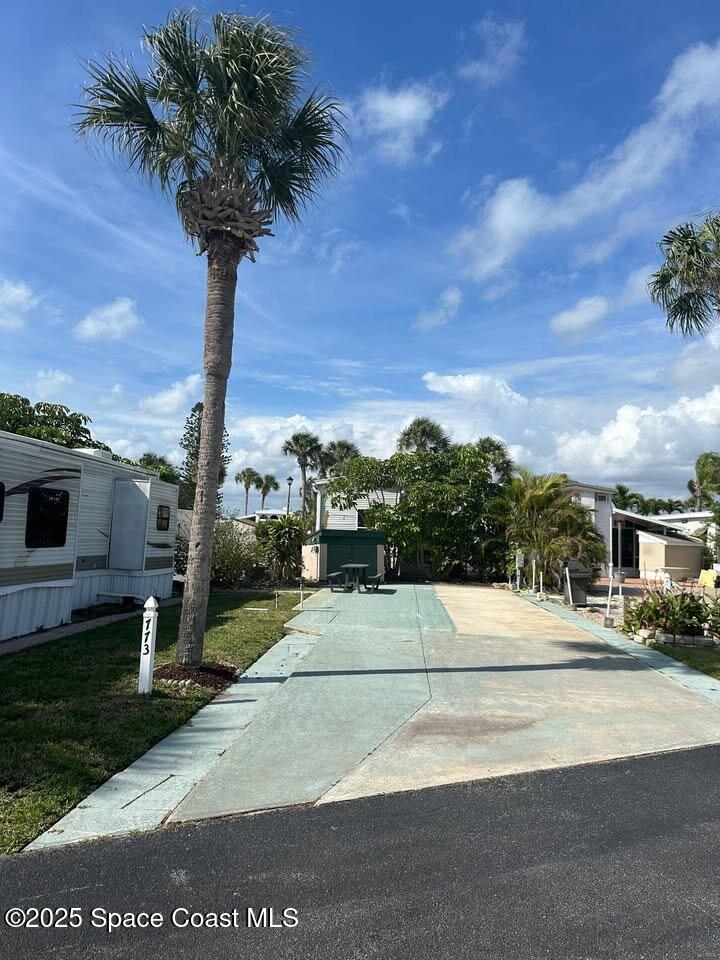 773 Carousel Lane