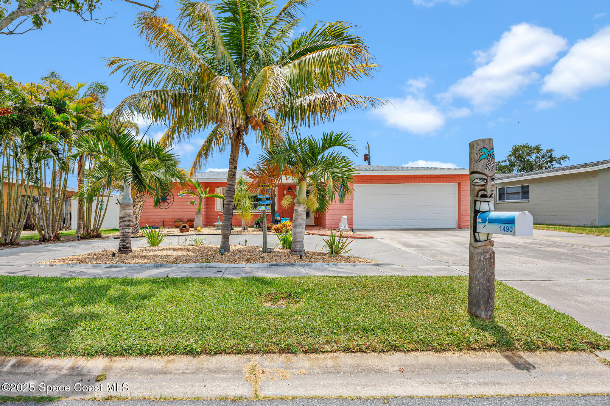 1490 Saturn Street