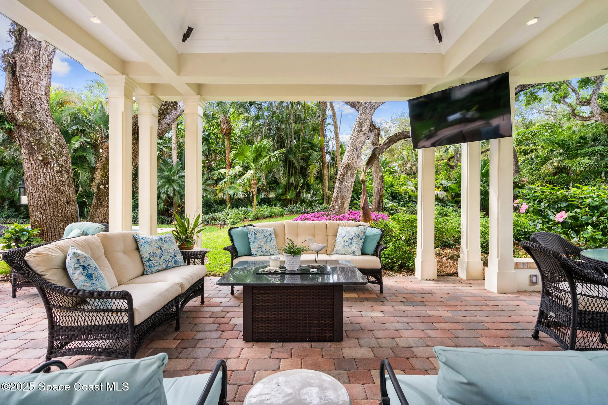 Vero Beach, Florida 32963, United States, 5 Bedrooms Bedrooms, ,6 BathroomsBathrooms,Residential,Active,18516