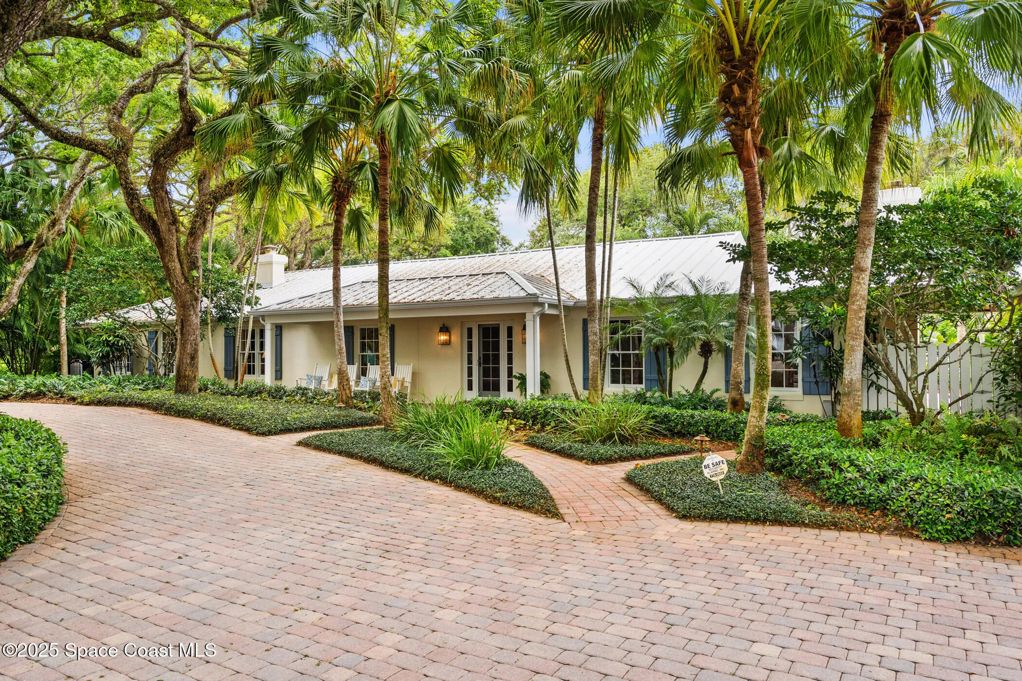 Vero Beach, Florida 32963, United States, 5 Bedrooms Bedrooms, ,6 BathroomsBathrooms,Residential,Active,18516