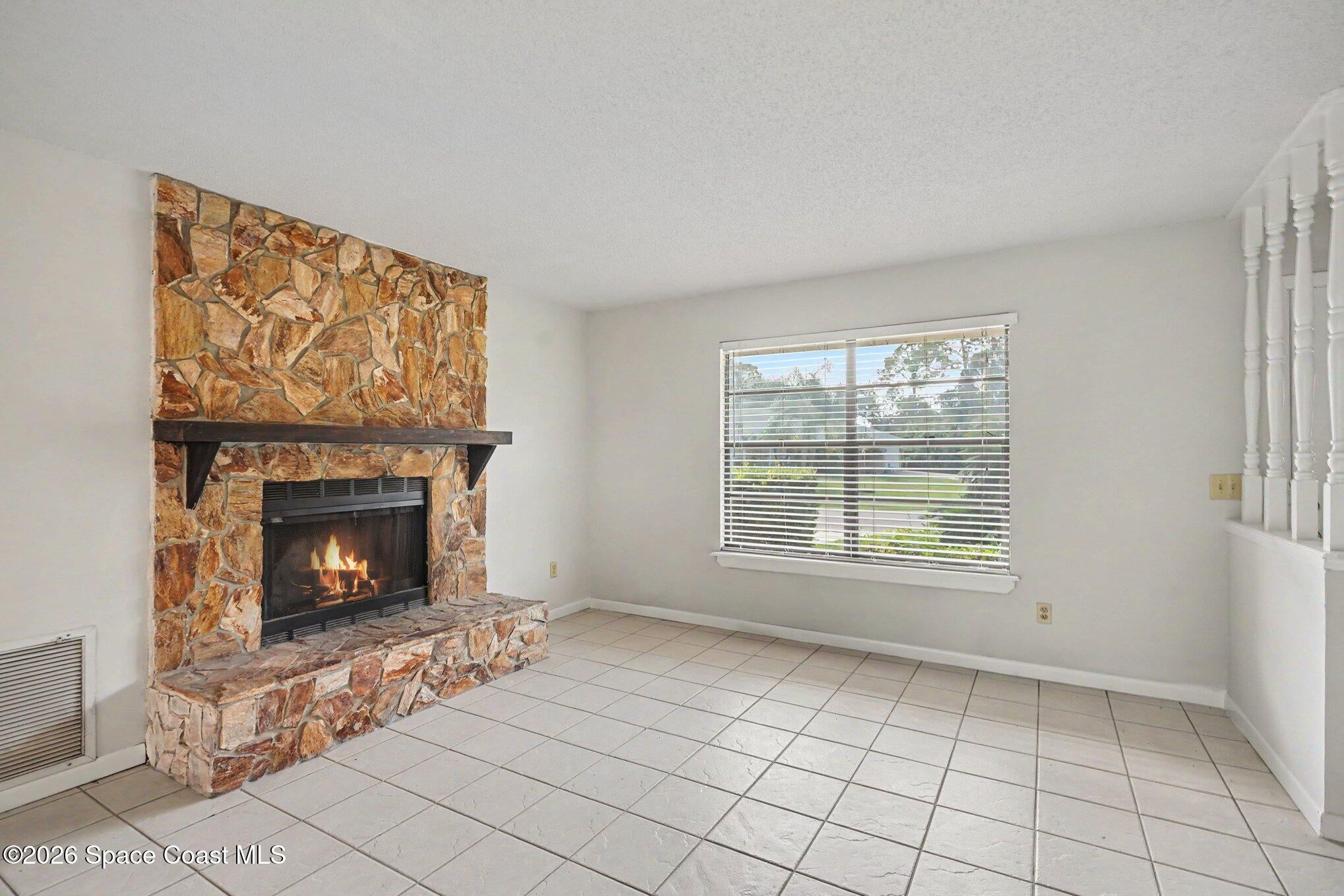 231 Bougainvillea Street NW