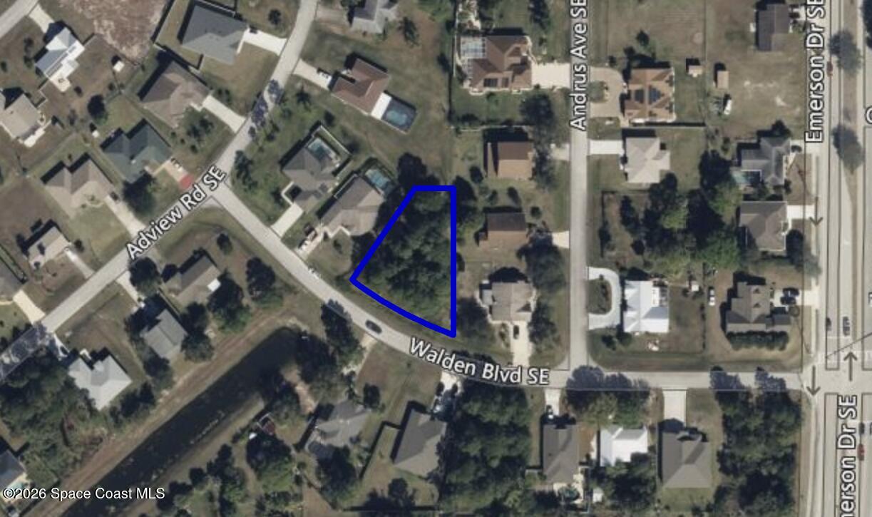 815 SE Walden Boulevard SE