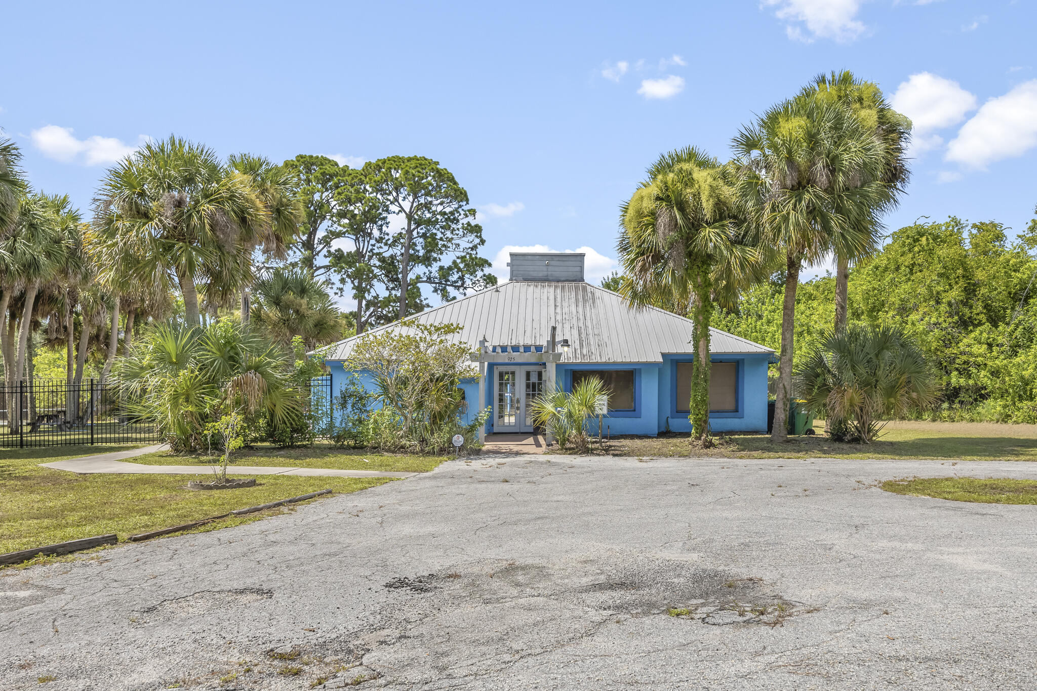 925 Macco Road