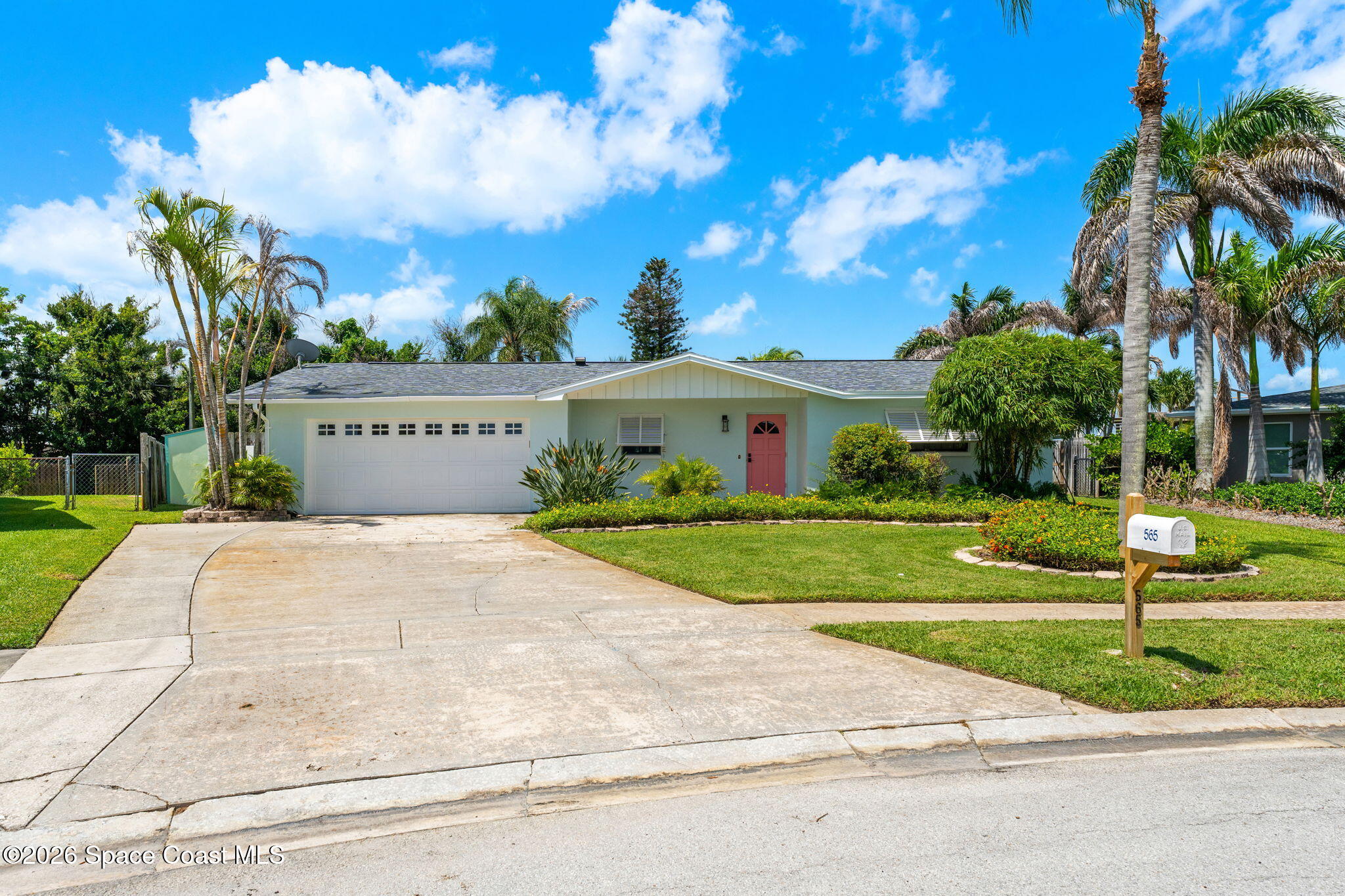 565 W Gateway Court