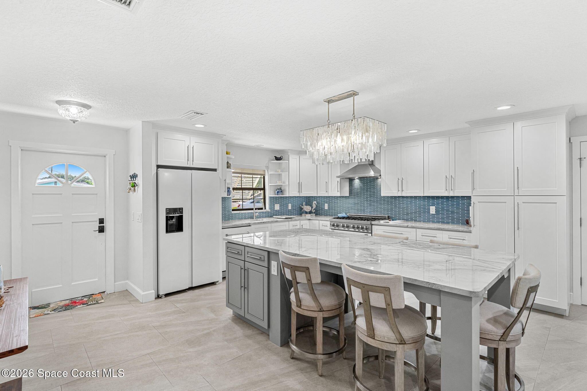 565 W Gateway Court
