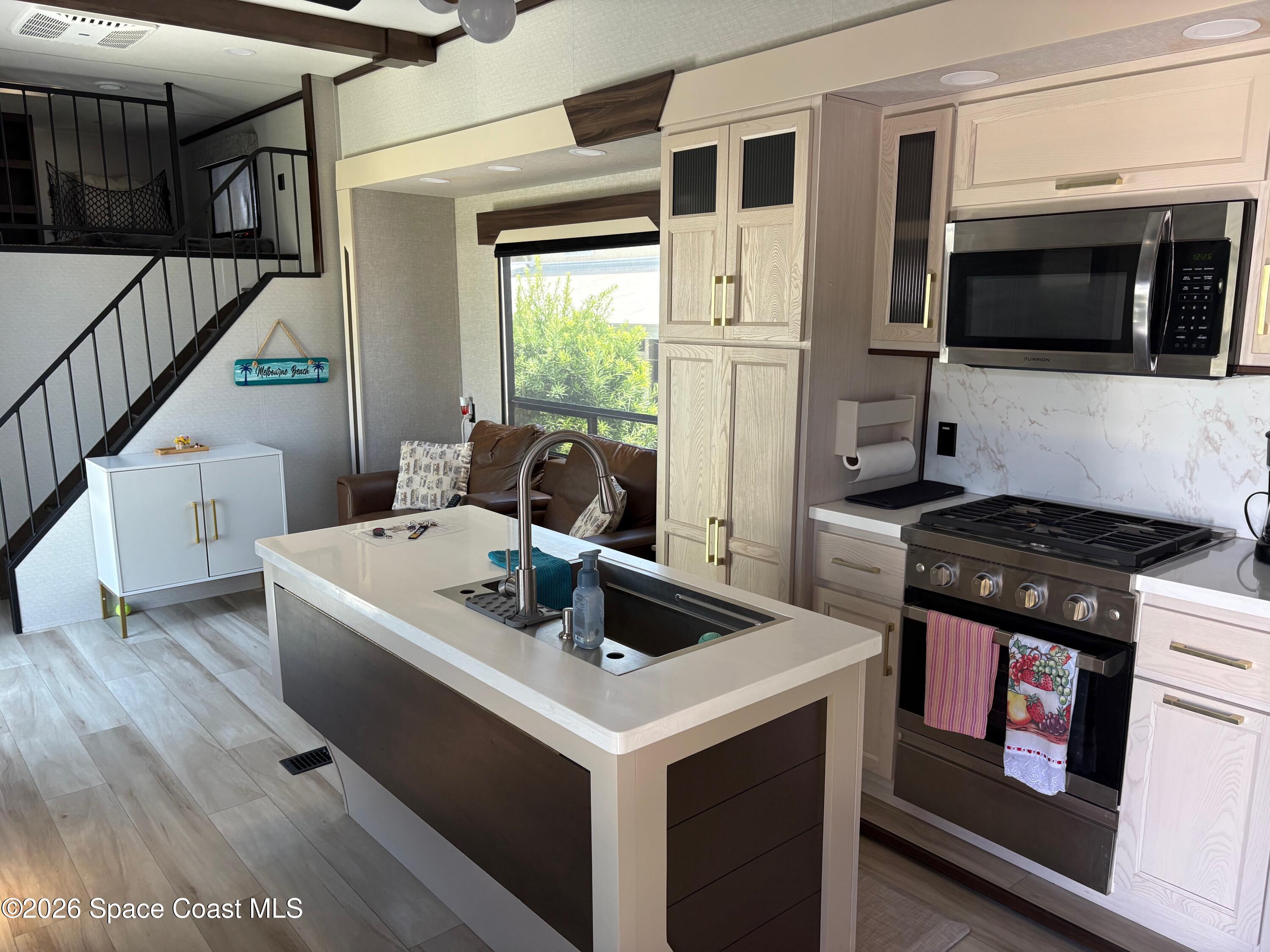 556 Pier Lane 451