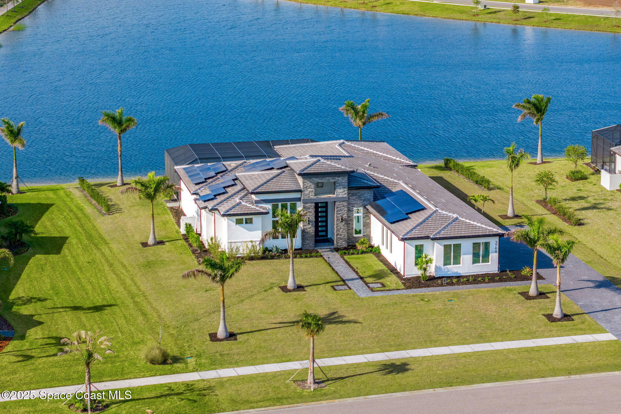 3768 Lake Adelaide Place
