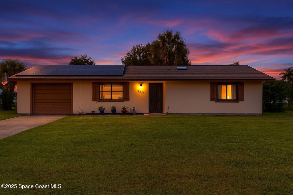 Photo of 450 Borraclough Avenue NW, Palm Bay, FL 32907 (MLS # 1059126)