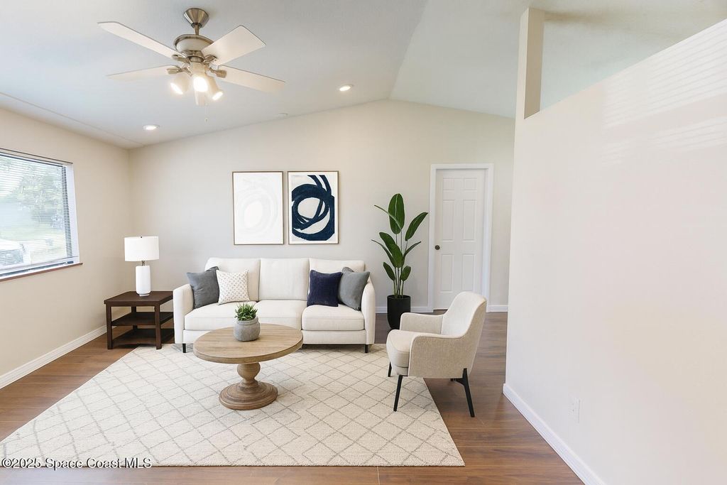 Photo of 450 Borraclough Avenue NW, Palm Bay, FL 32907 (MLS # 1059126)