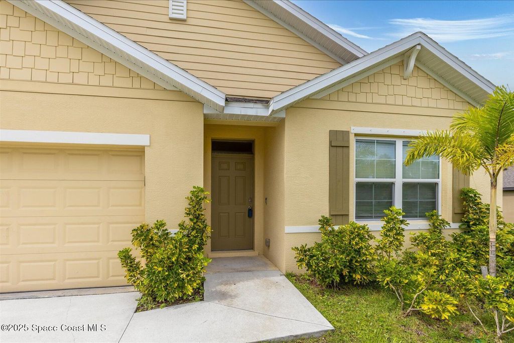 Photo of 2158 Jupiter Boulevard SW, Palm Bay, FL 32908 (MLS # 1057630)