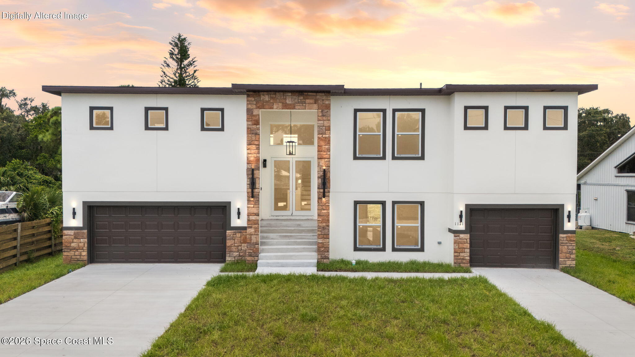 1121 River Drive NE