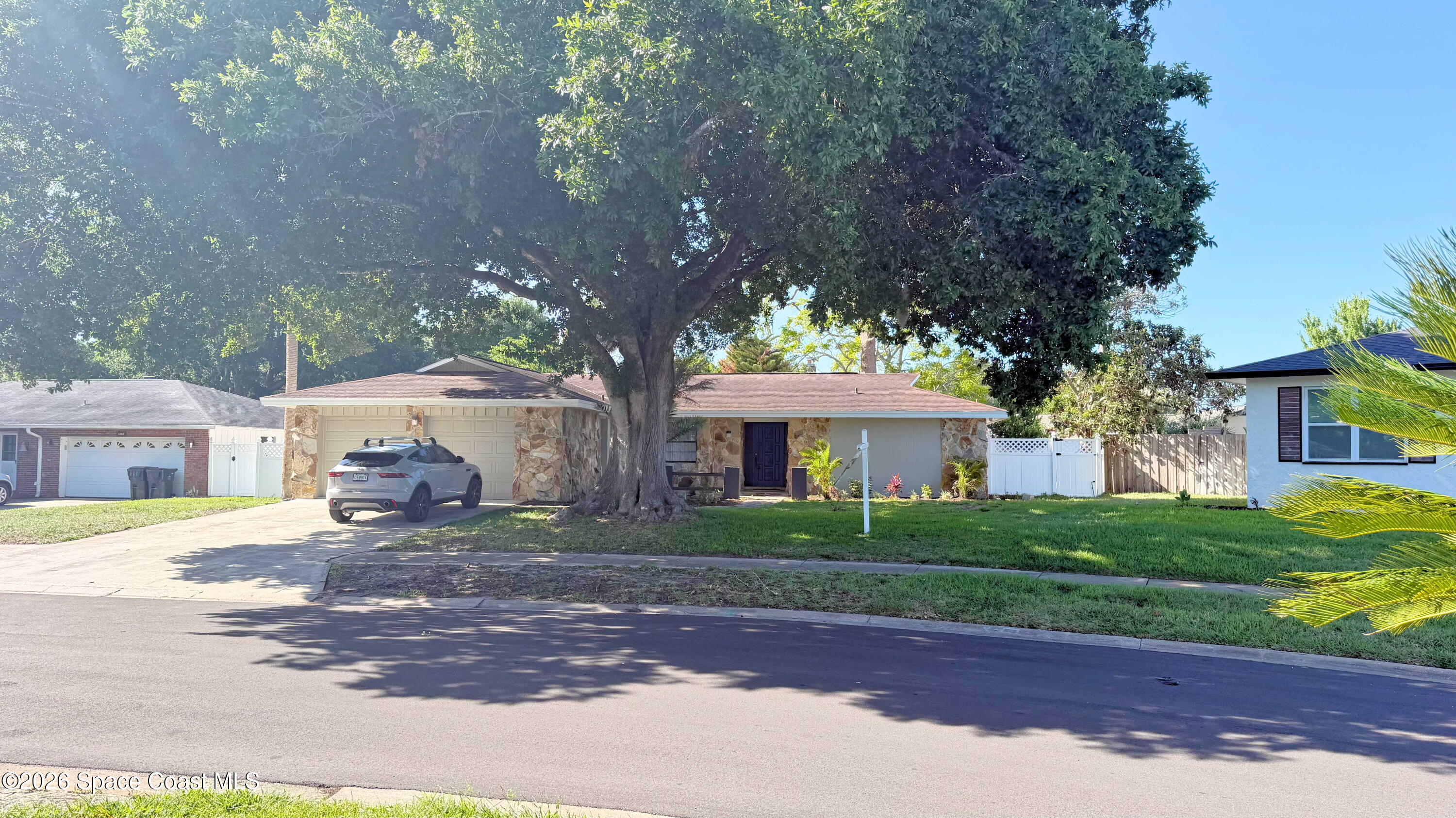 4205 Grovewood Lane