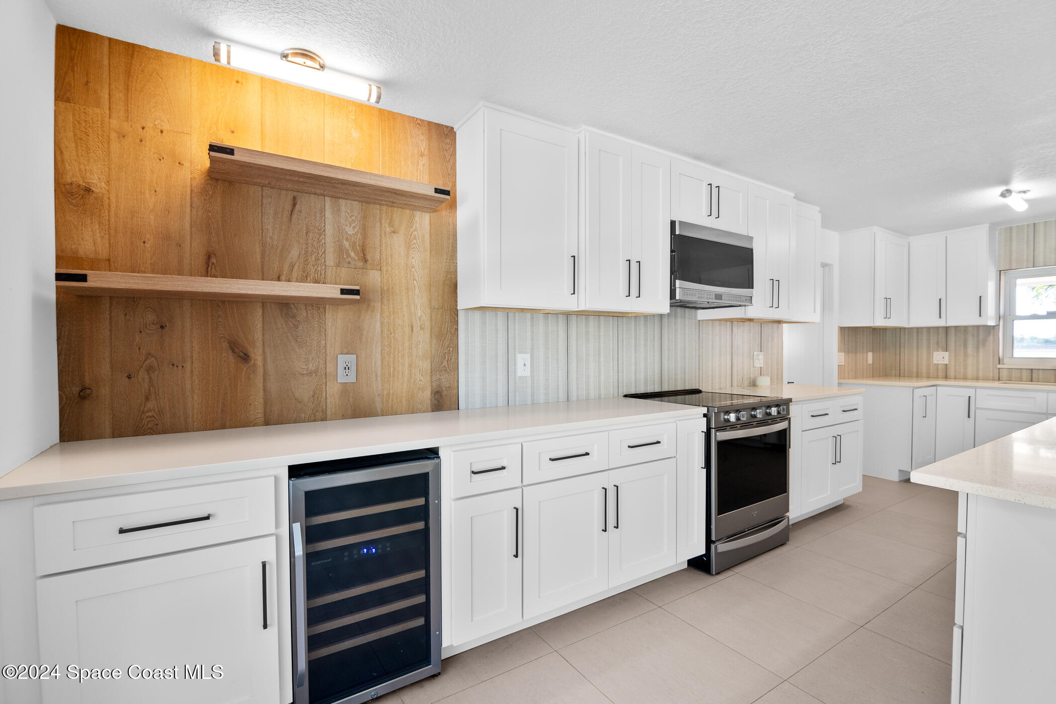 360 E Riviera Boulevard