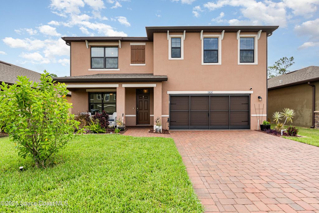 Photo of 904 Old Country Road SE, Palm Bay, FL 32909 (MLS # 1057337)