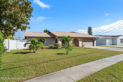 Photo of 472 Newfound Harbor Drive, Merritt Island, FL 32952 (MLS # 1061540)