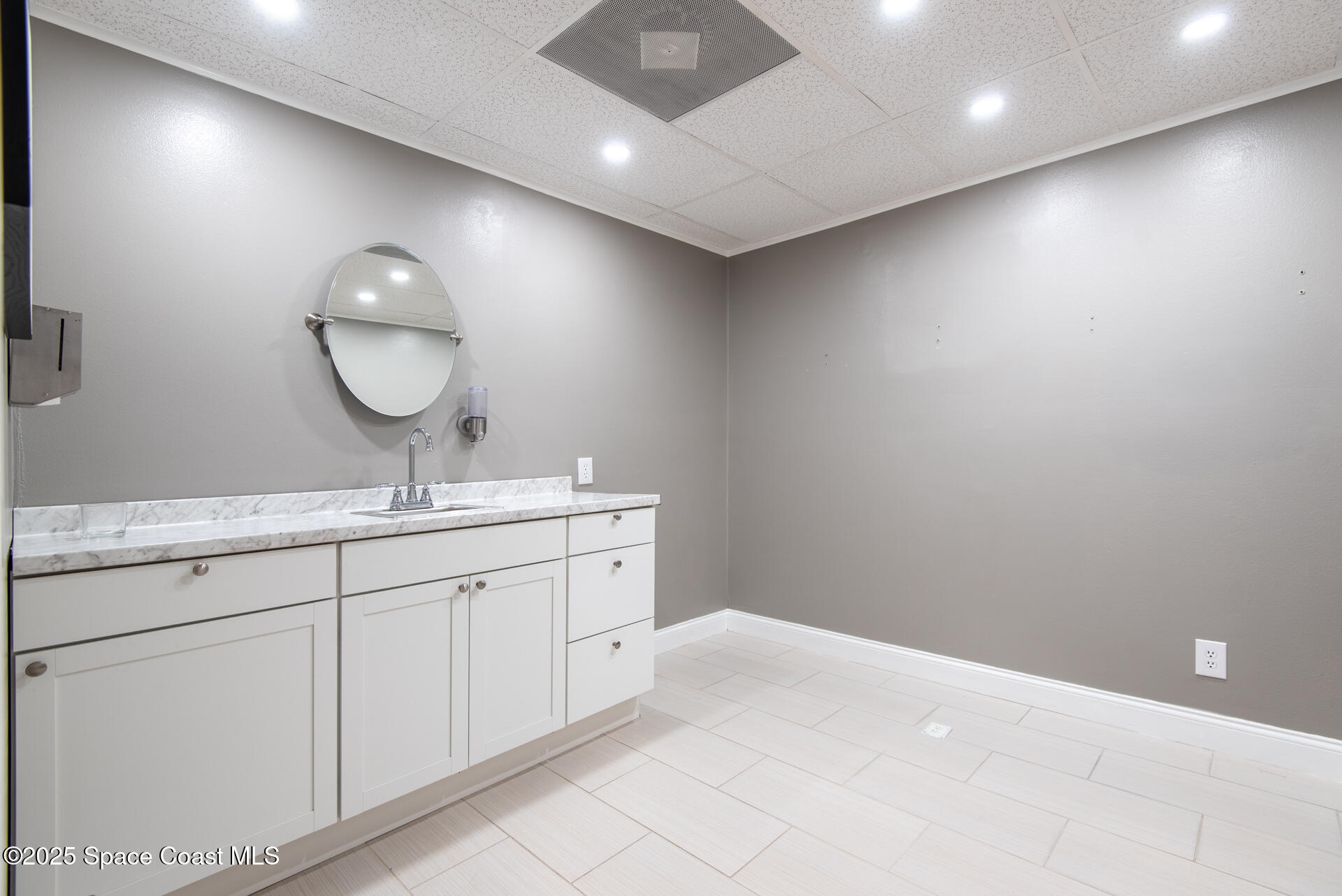 315 E Strawbridge Avenue