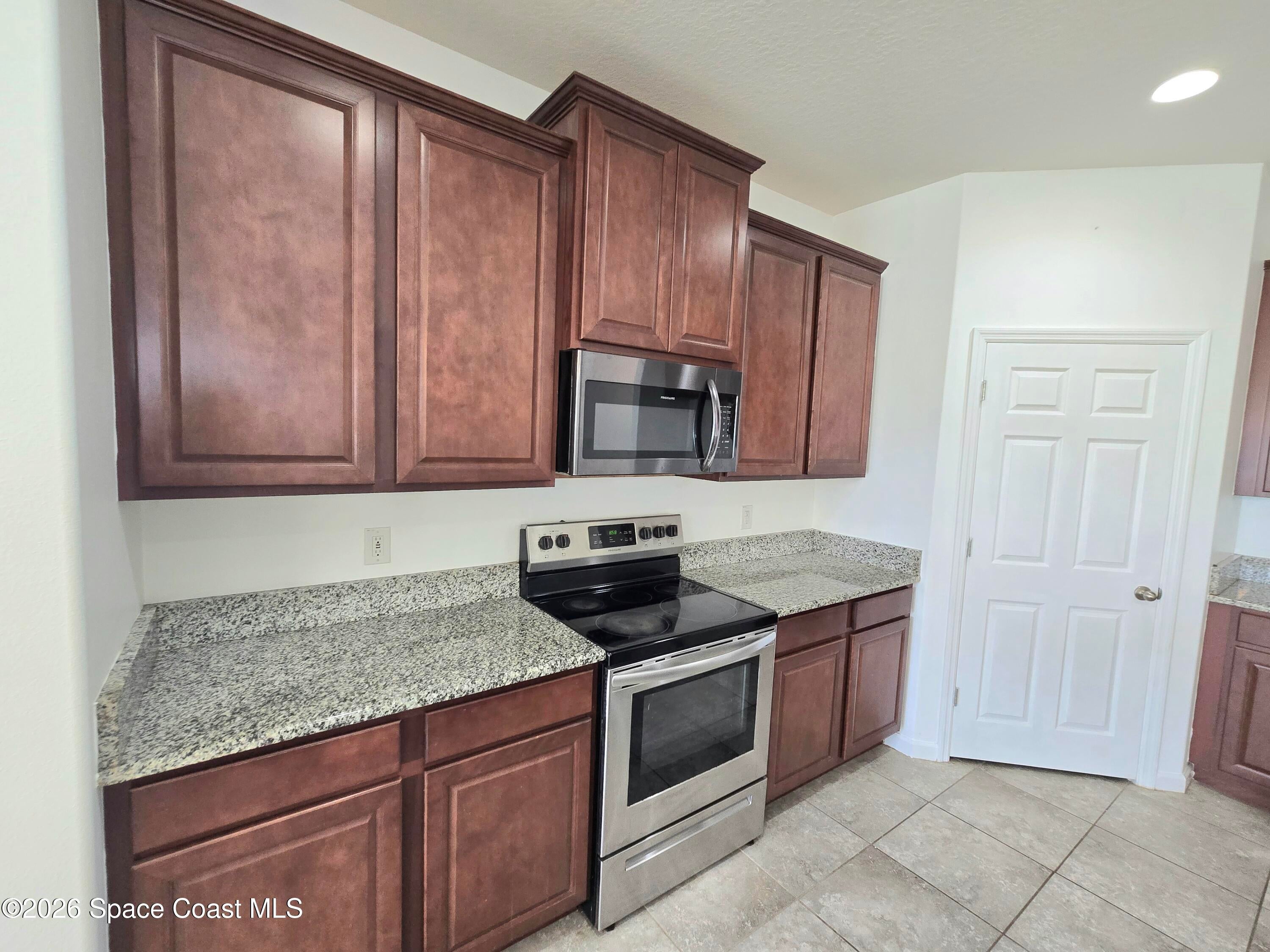 1723 Musgrass Circle