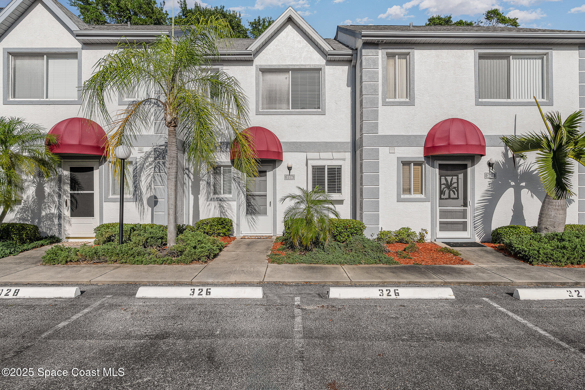 326 Seaport Boulevard T95