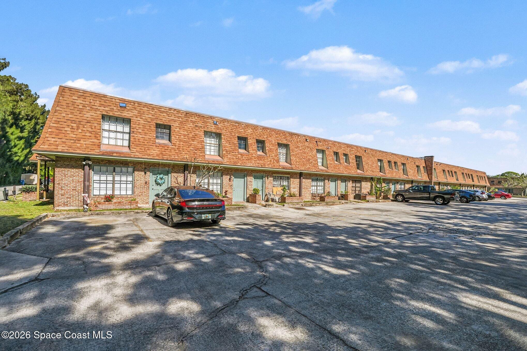 1300 Arlington Lane NE 123