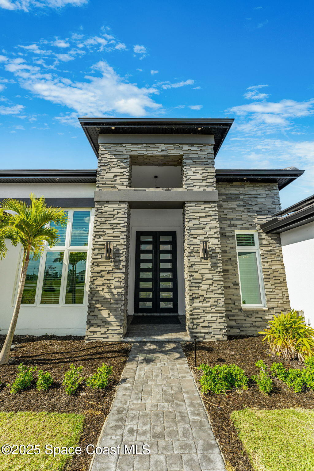 3768 Lake Adelaide Place