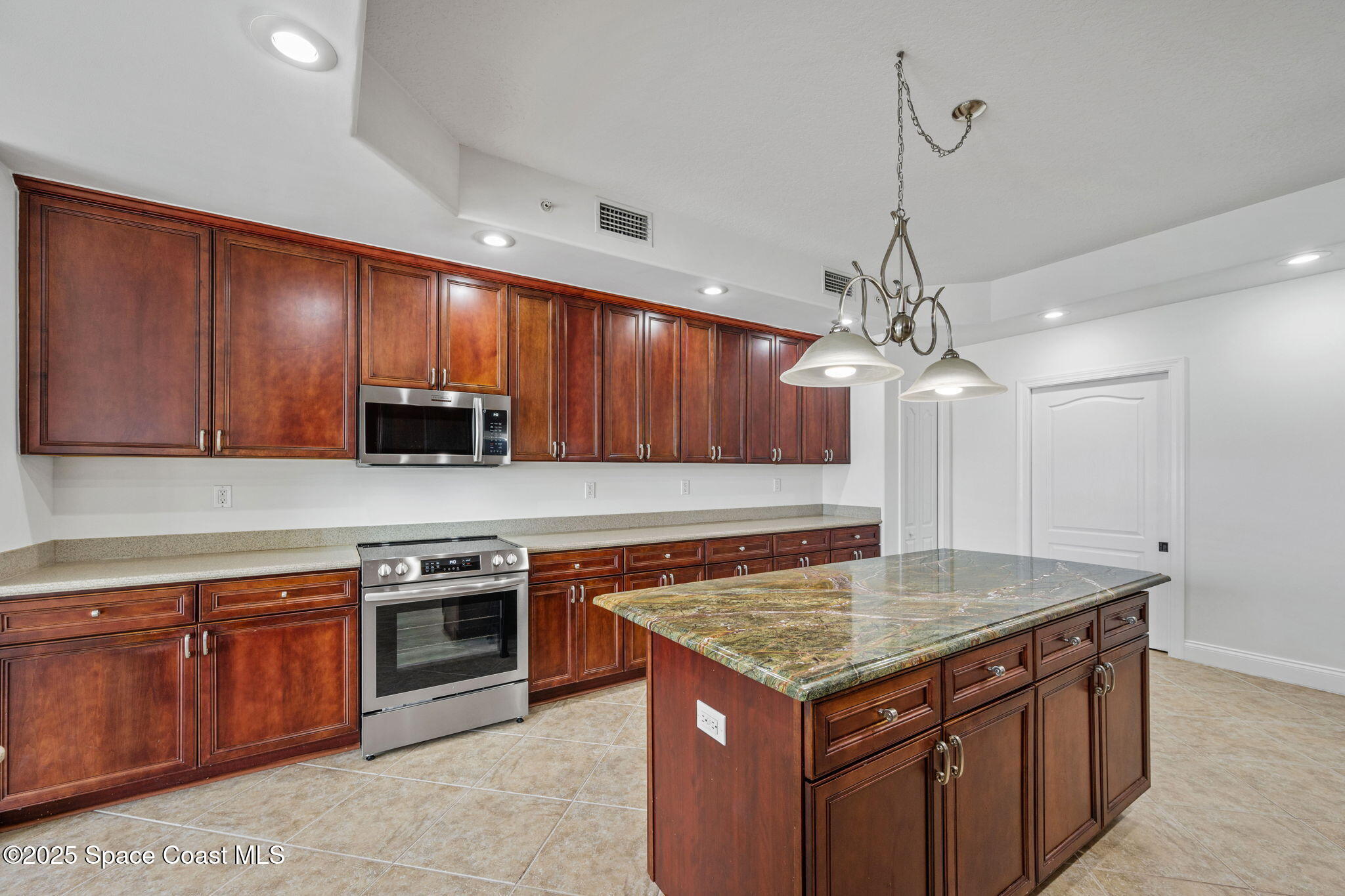 4975 Dixie Hwy NE 201