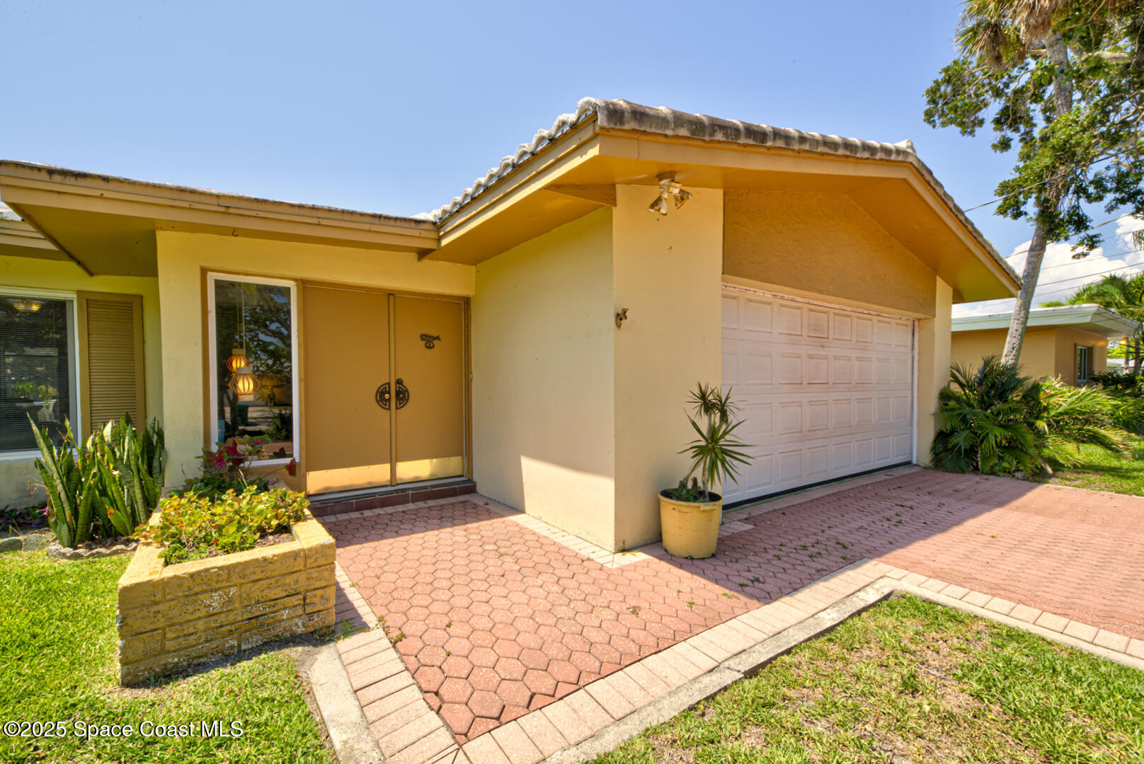 1095 Samar Road