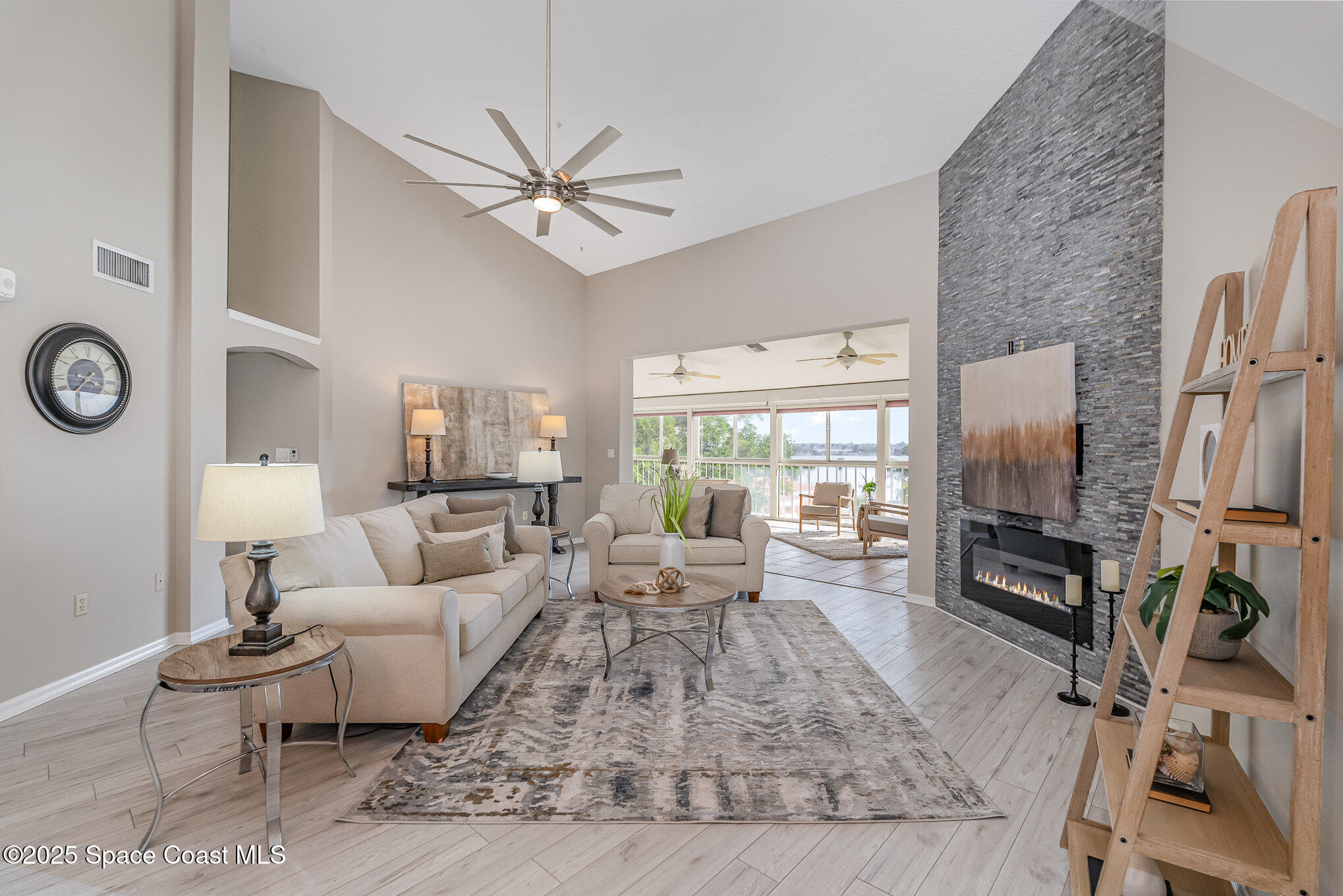 343 N Tropical Trail 404