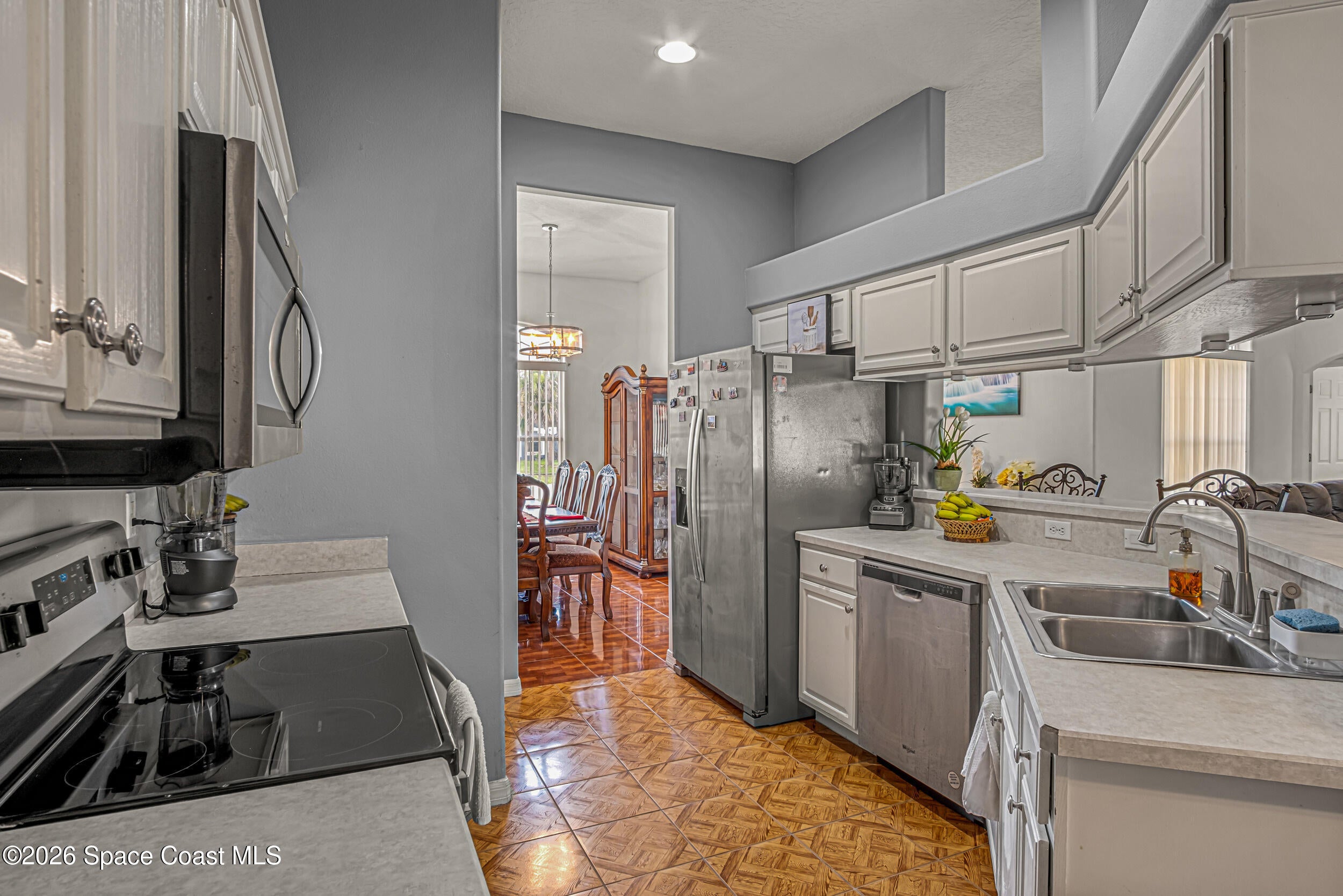 525 Justine Avenue NW