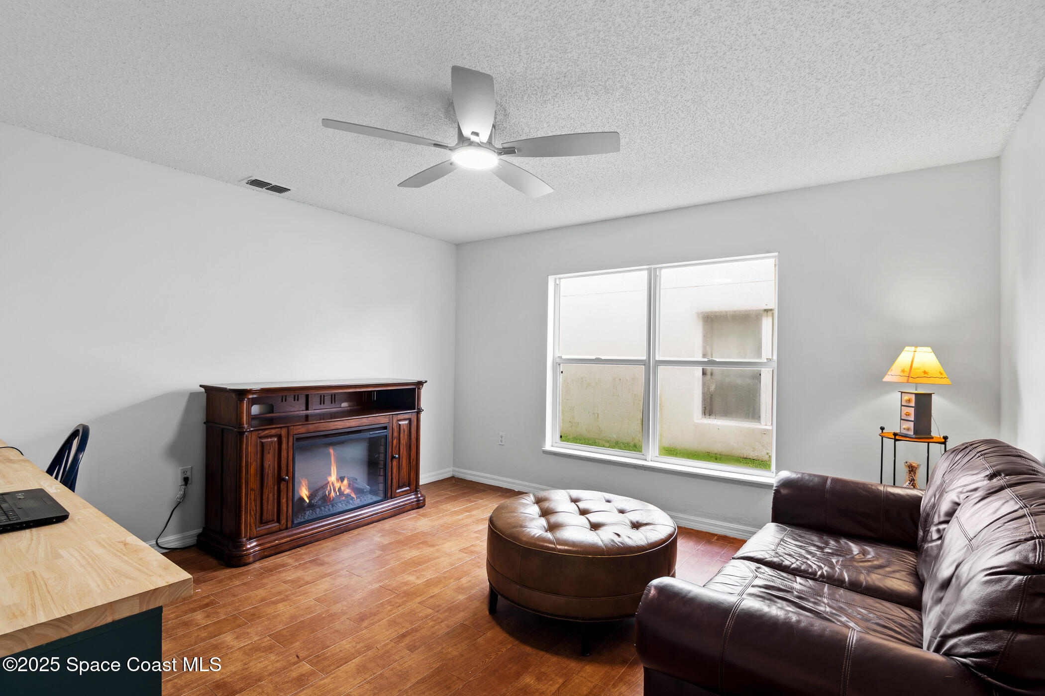 1736 Las Palmos Drive