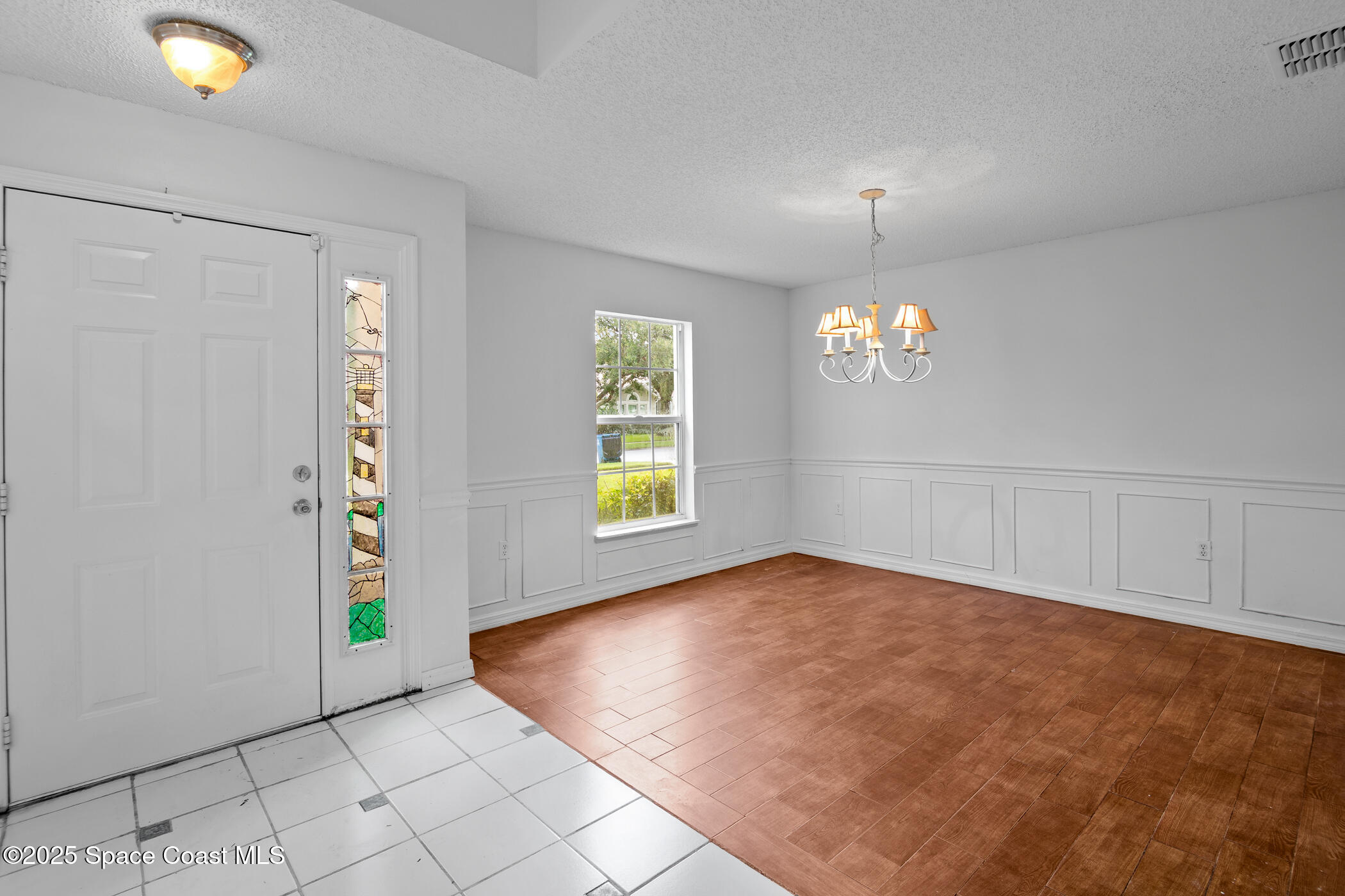 1736 Las Palmos Drive