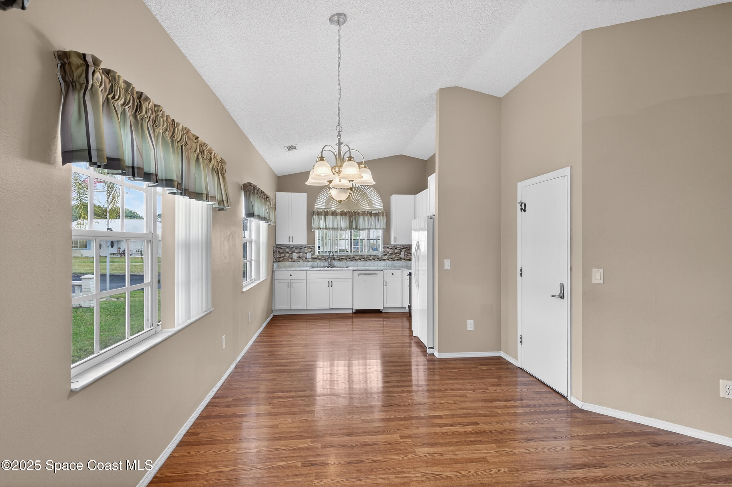 1924 Sugarberry Court NE