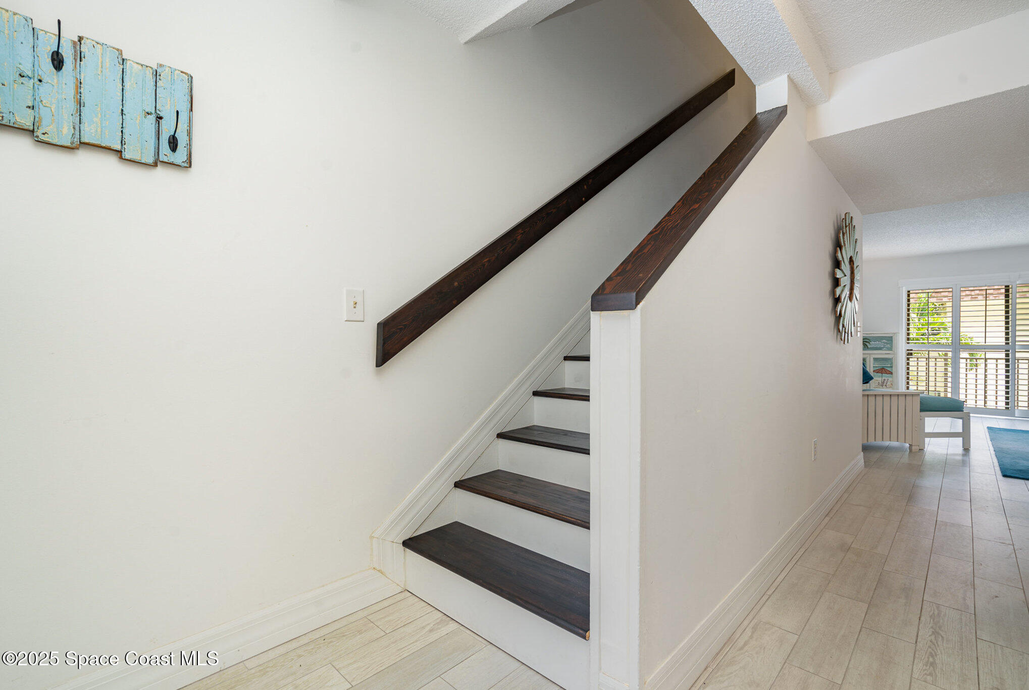 180 Paradise Boulevard 18022
