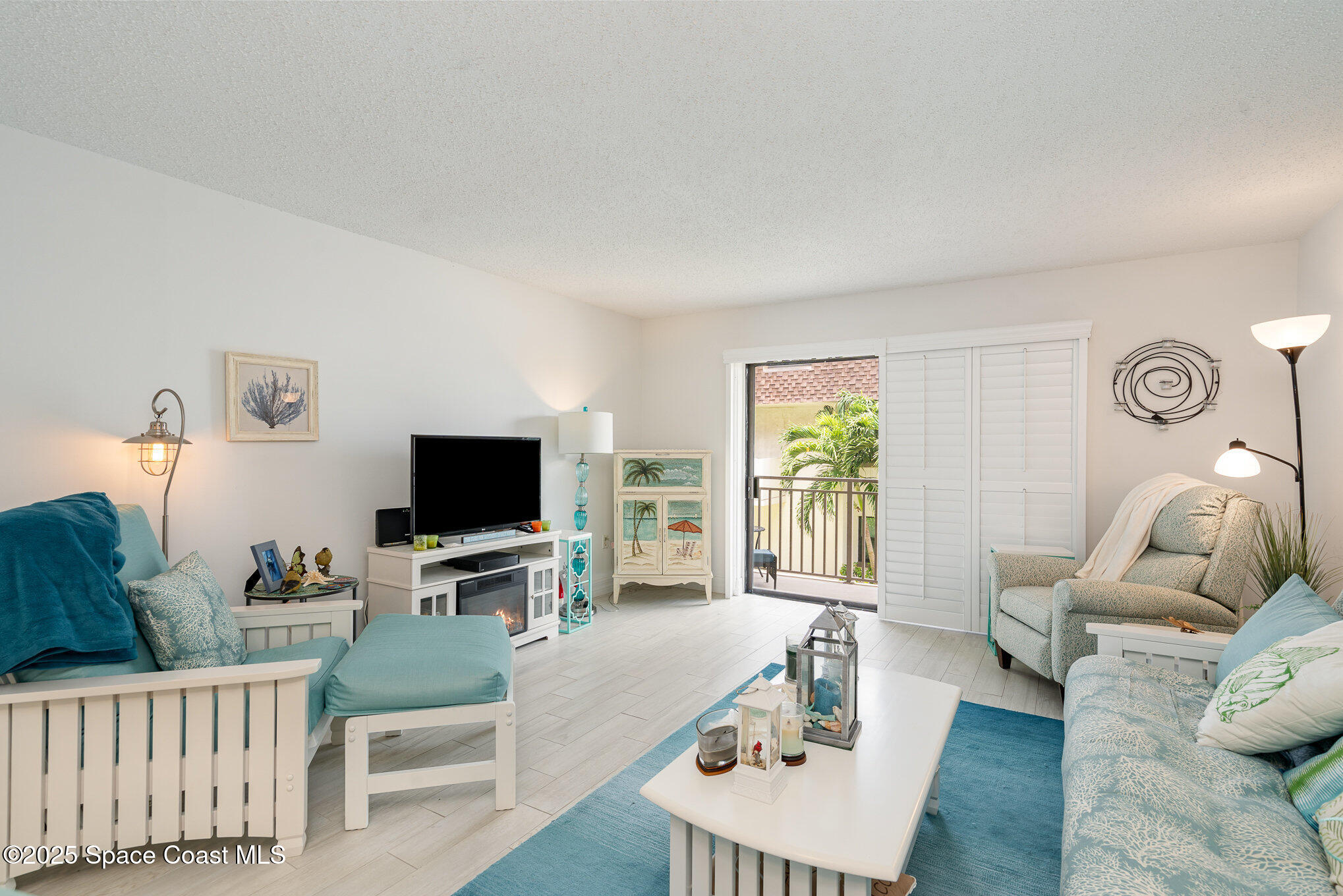 180 Paradise Boulevard 18022