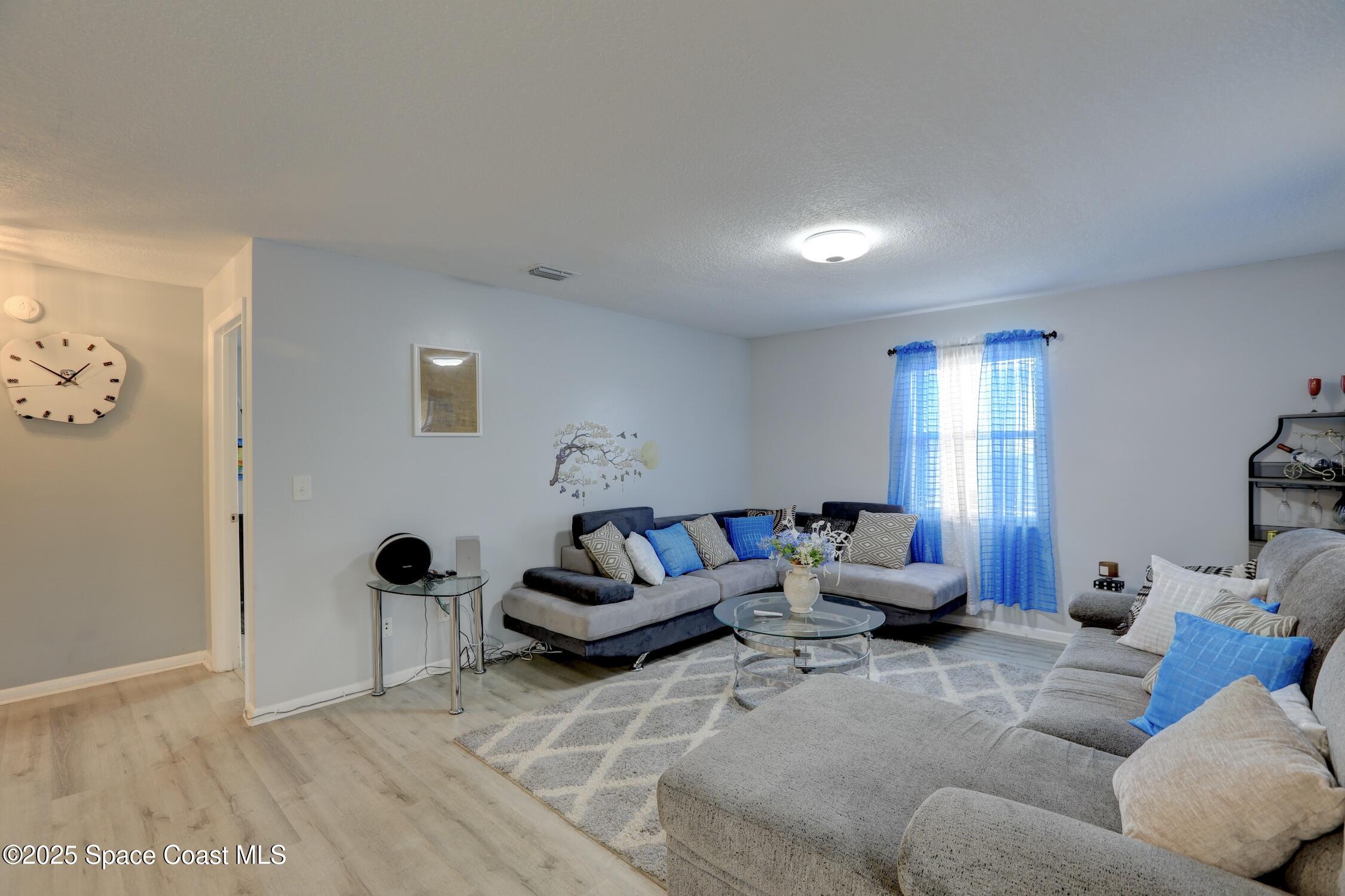1594 Esterbrook Lane