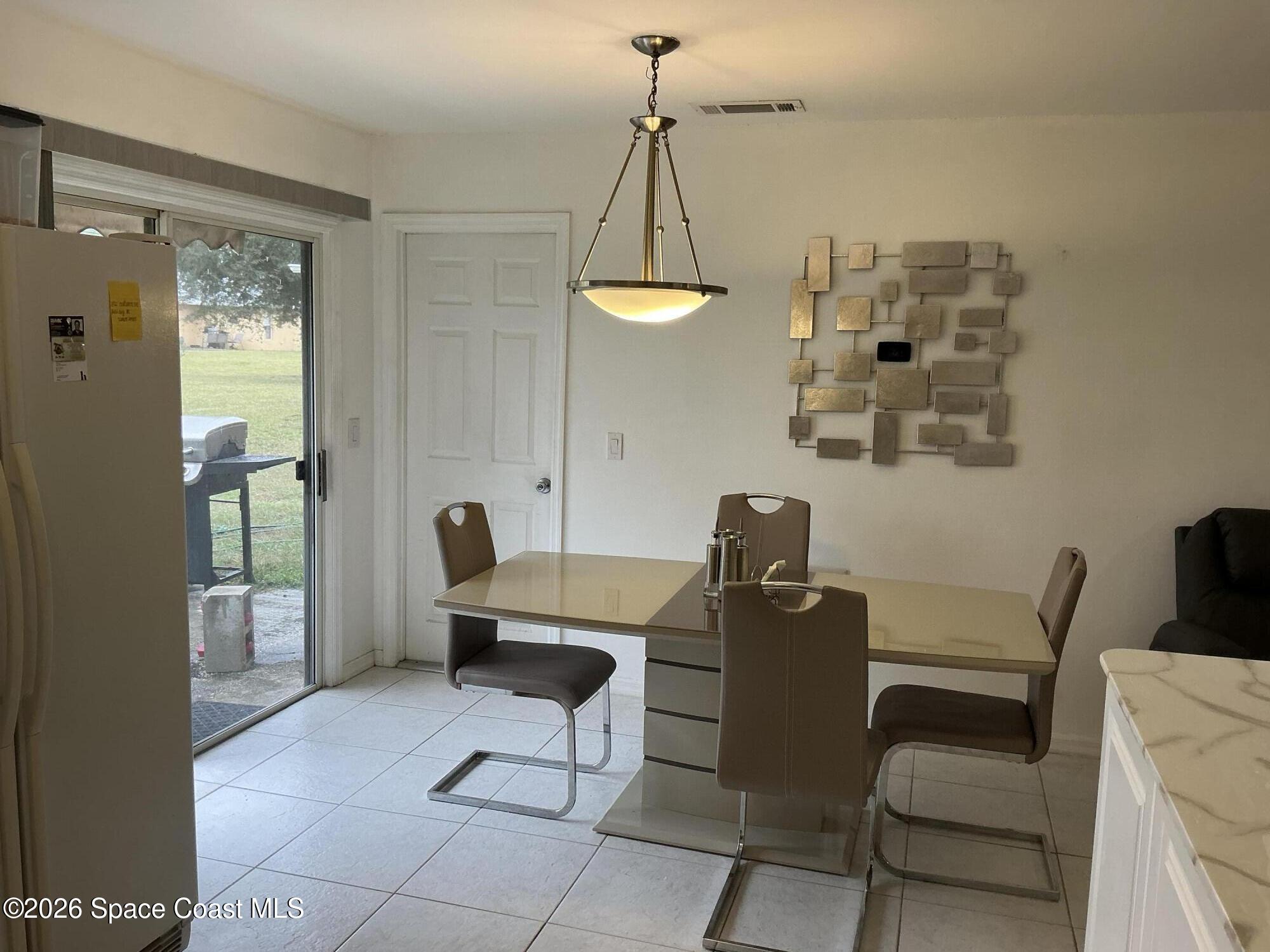 872 Autumn Street SE