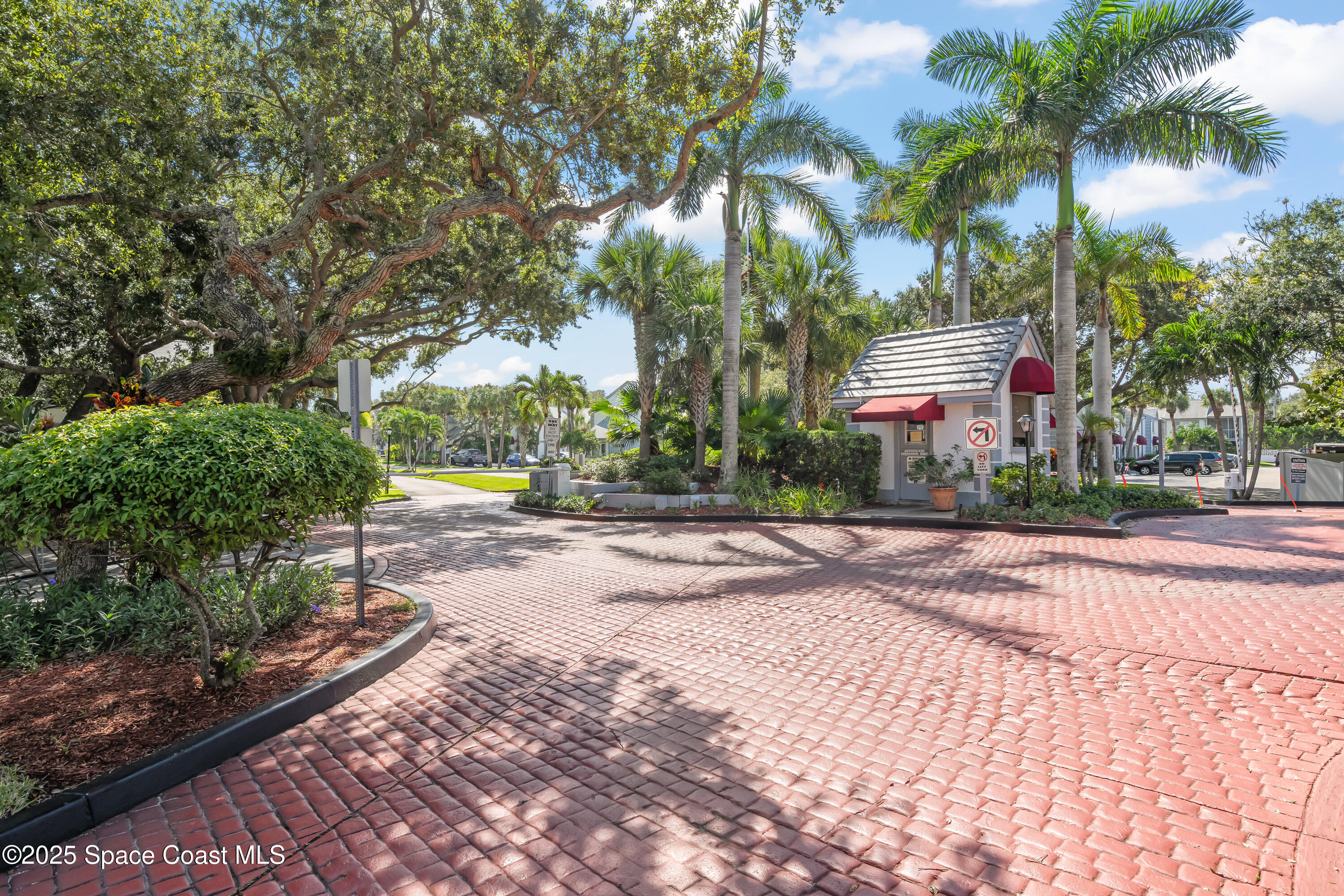 171 Seaport Boulevard 34