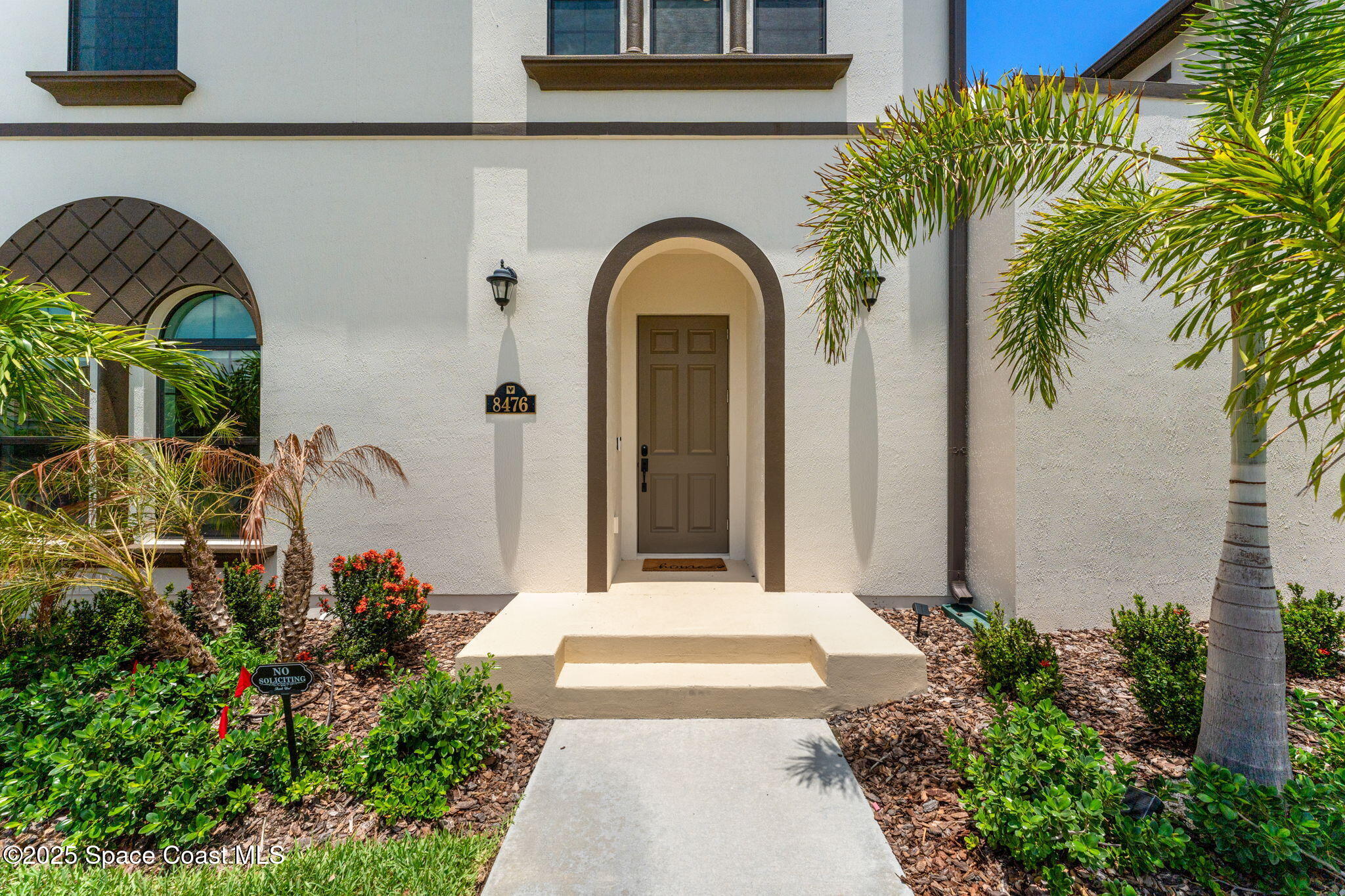 8476 Lyside Drive