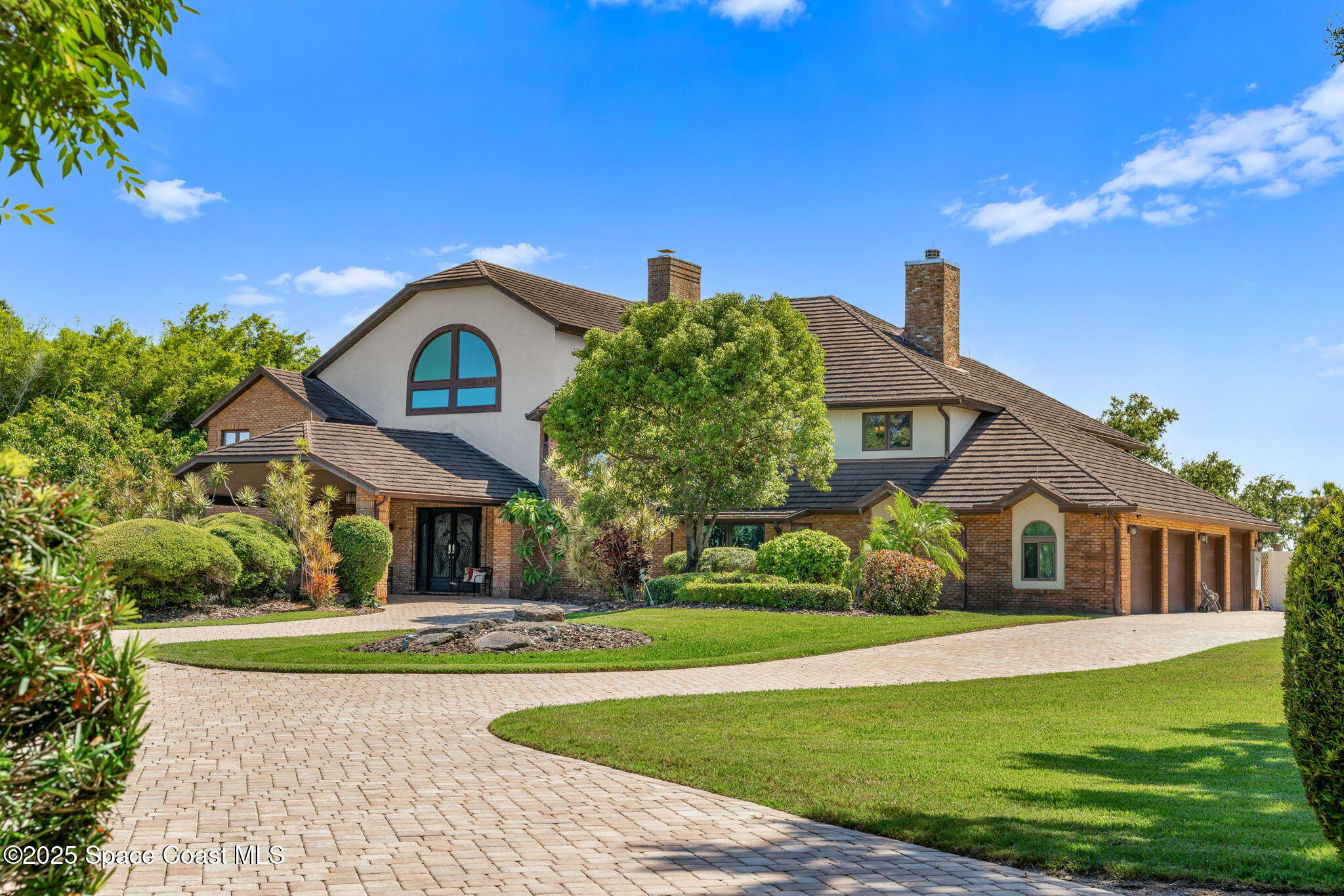 240 Utopia Circle