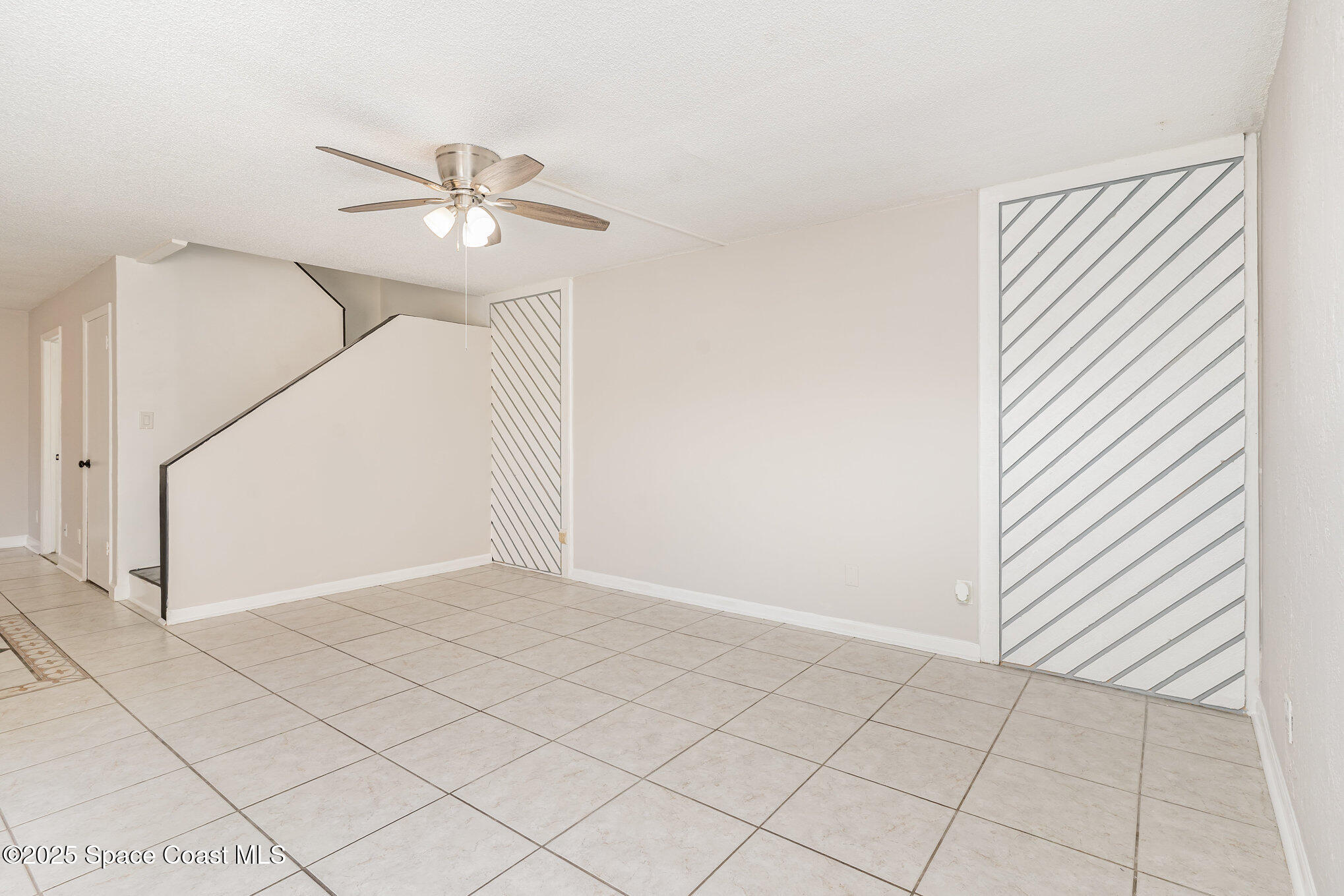 2018 Vista Oaks Circle NE