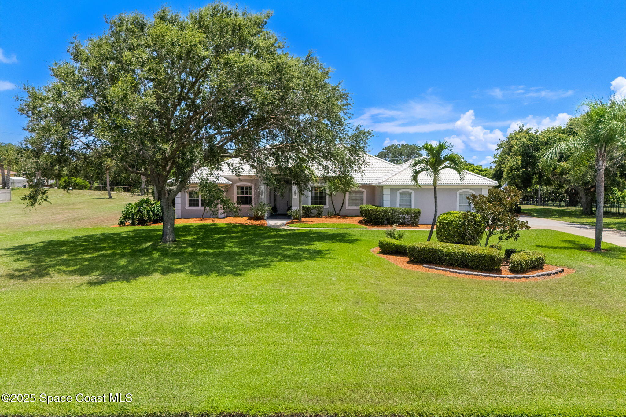 290 Utopia Circle