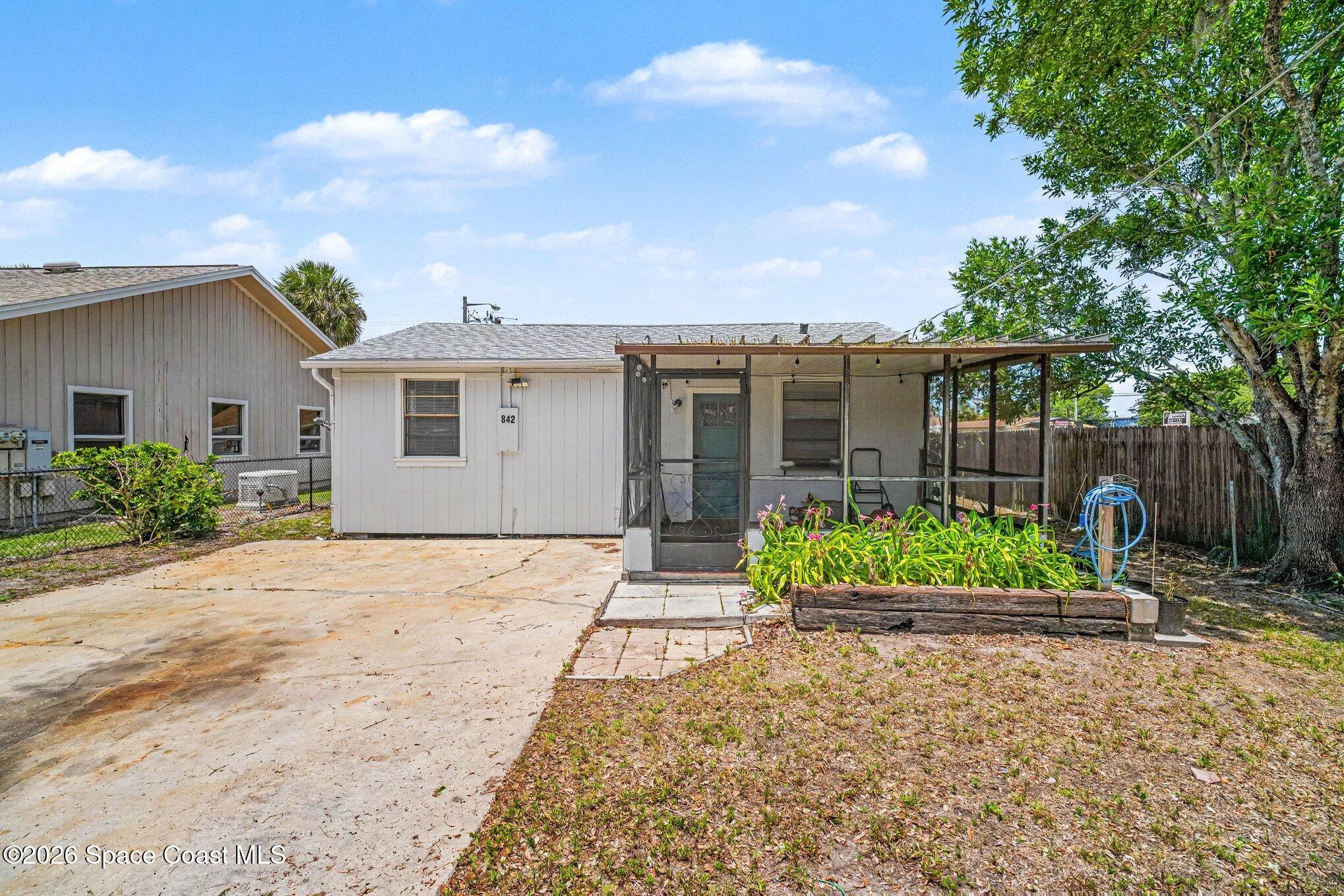 842 Torrence Lane