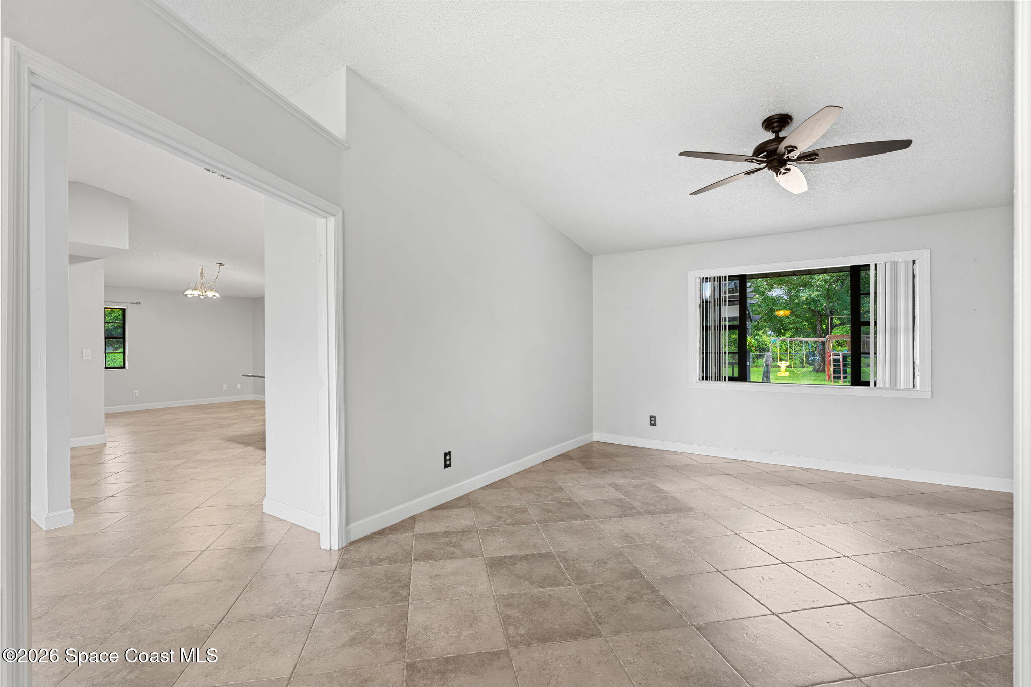 735 Pineda Avenue NE