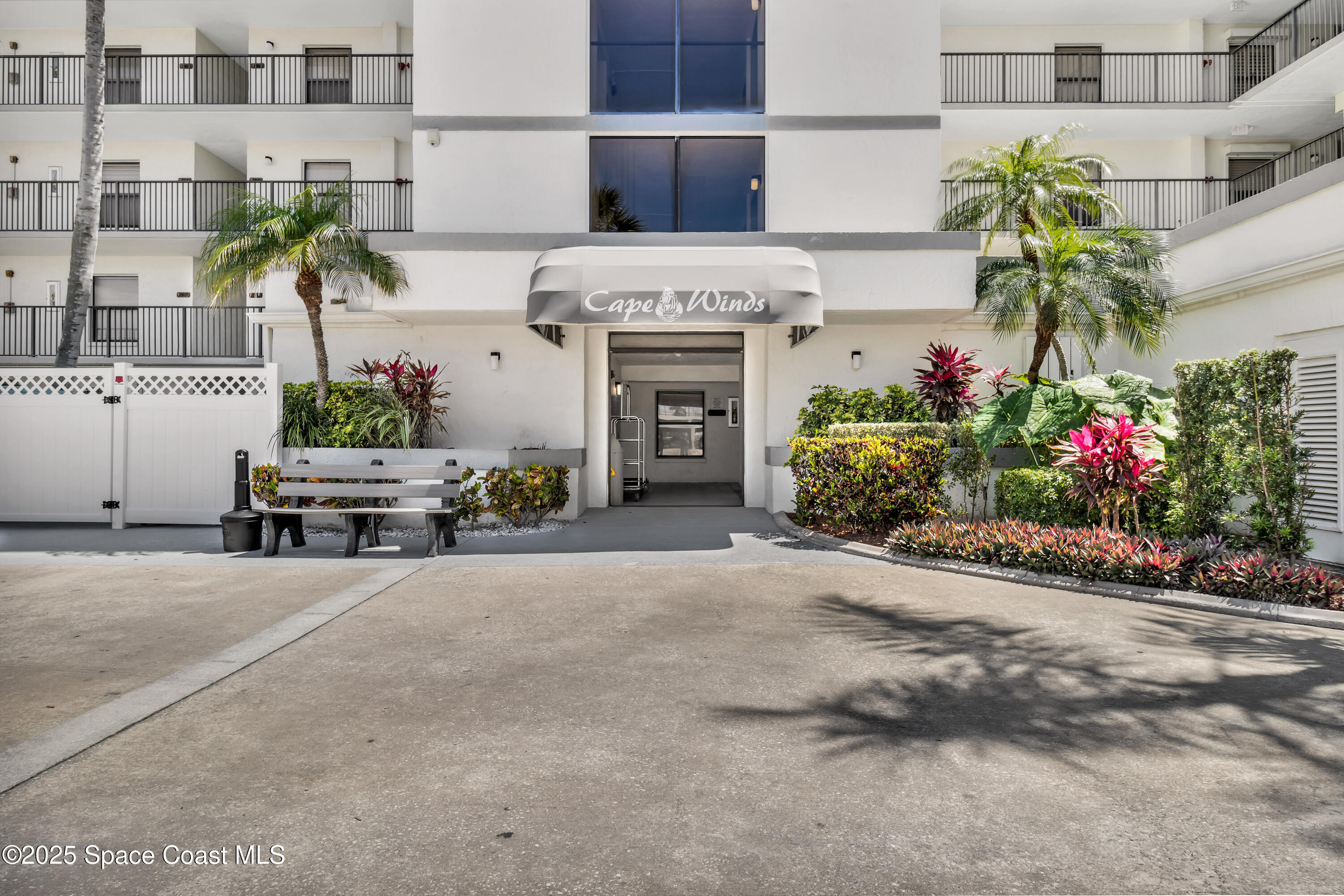 7400 Ridgewood Avenue 208