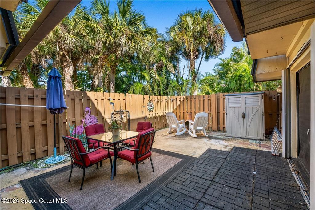 2115 Vista Oaks Circle NE