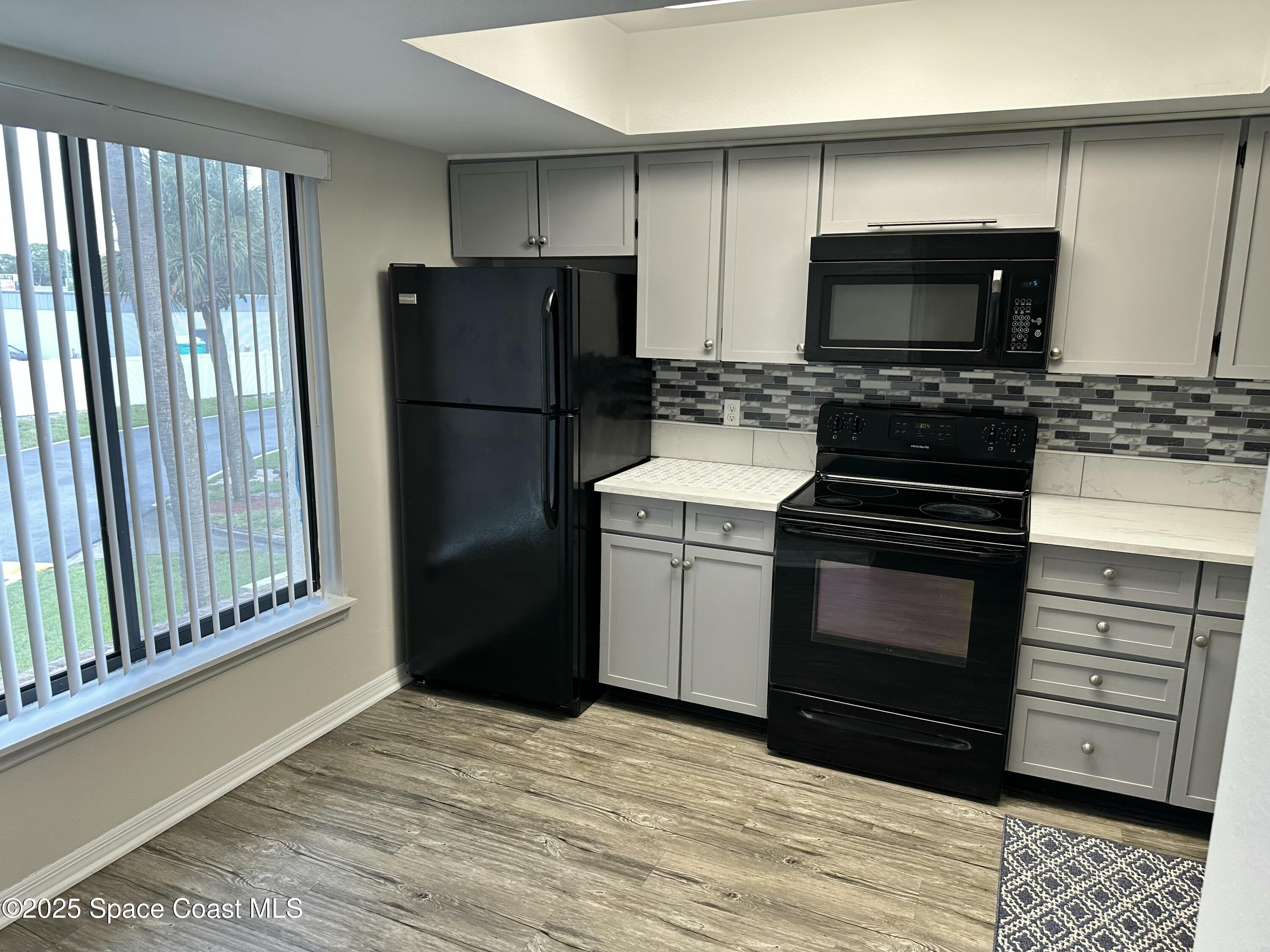 1515 Huntington Lane 821