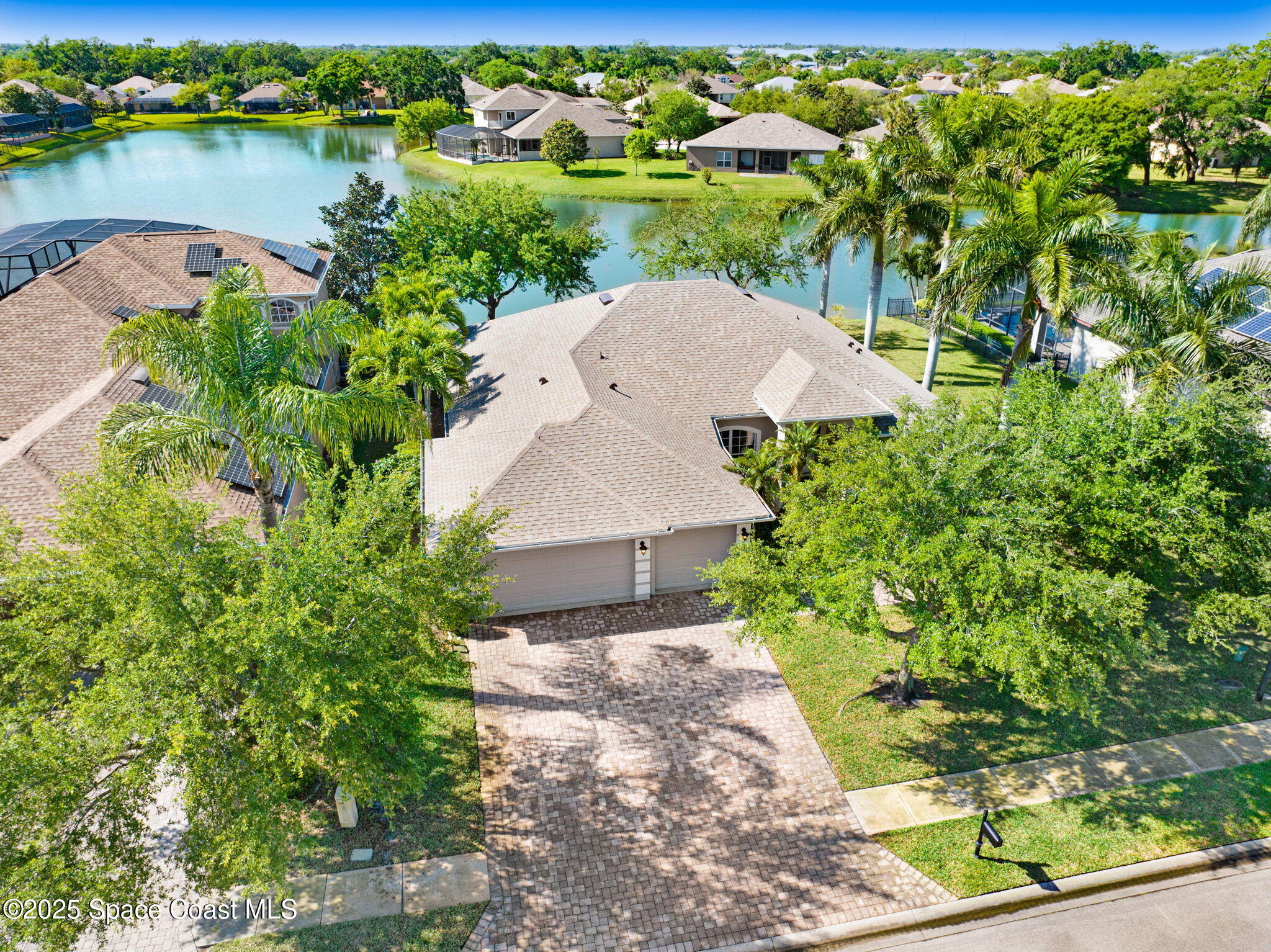 2074 Botanica Circle