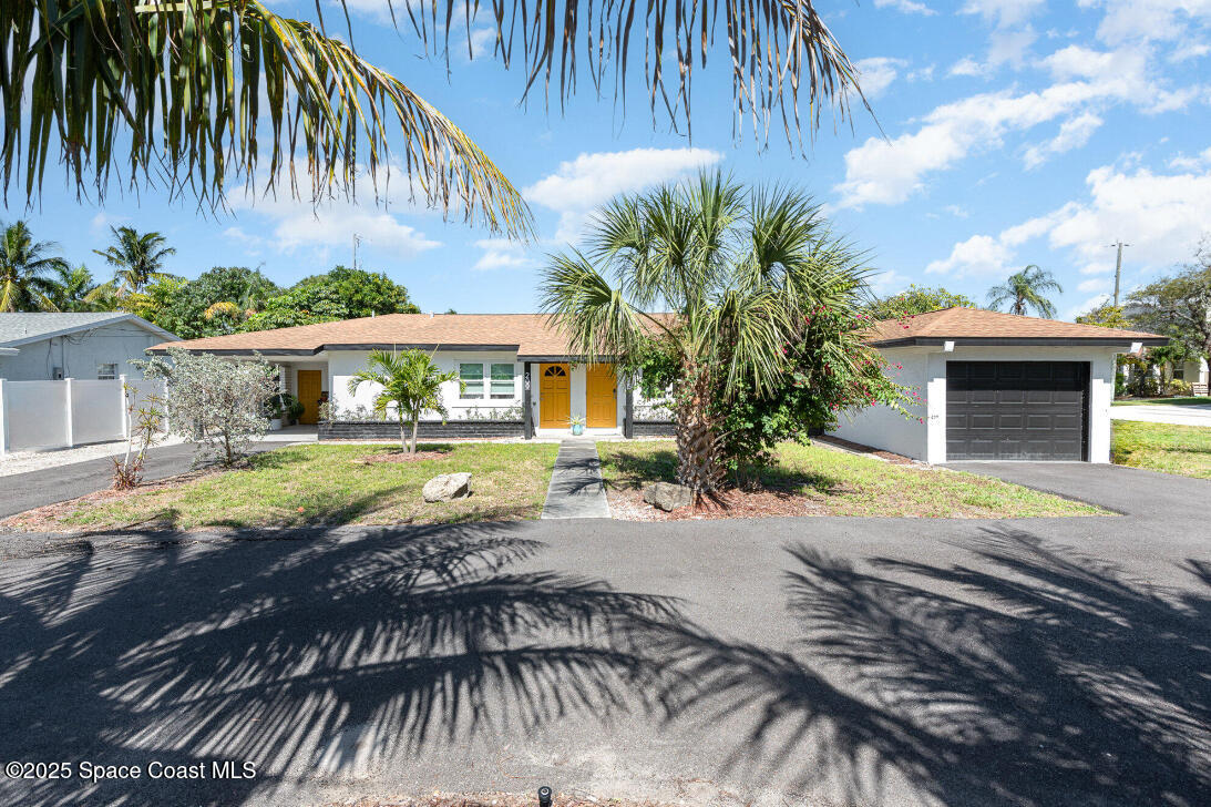 209 & 215 S Riverside Drive
