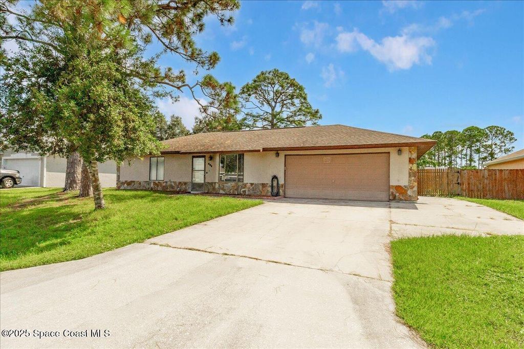 Photo of 408 Australian Road NW, Palm Bay, FL 32907 (MLS # 1055745)
