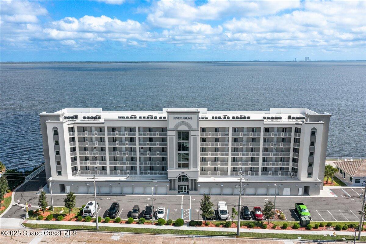 1805 Riverside Drive 206