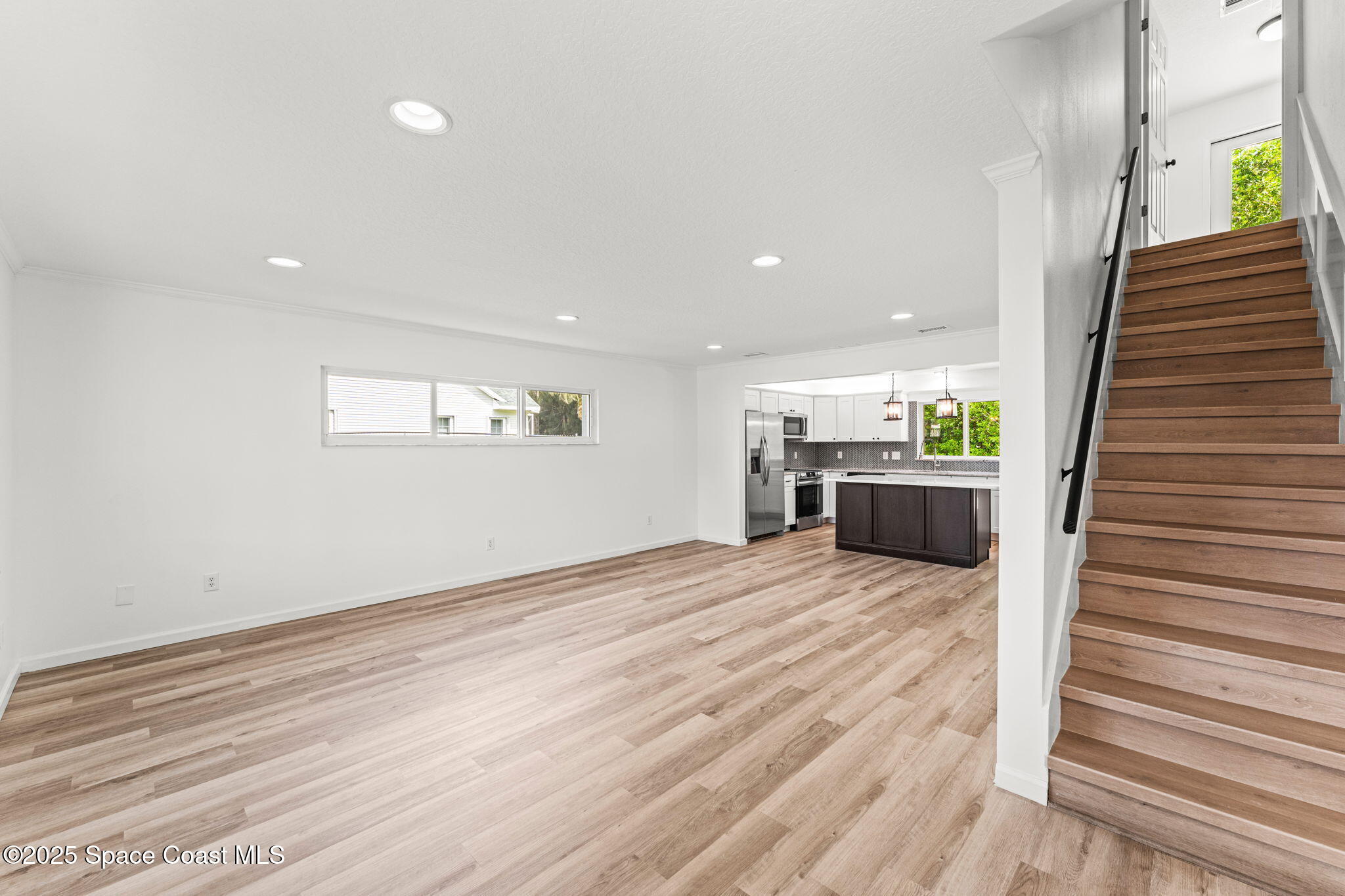332 Nikomas Way